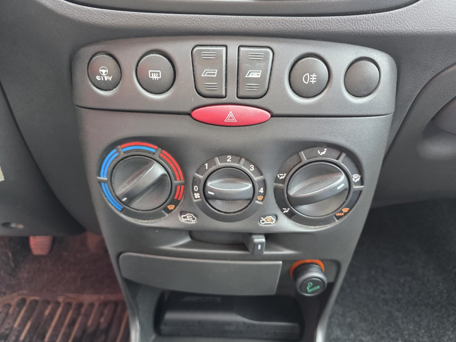 Fiat Punto 1.2 60ch 3p -Garantie 12 mois- — photo 16