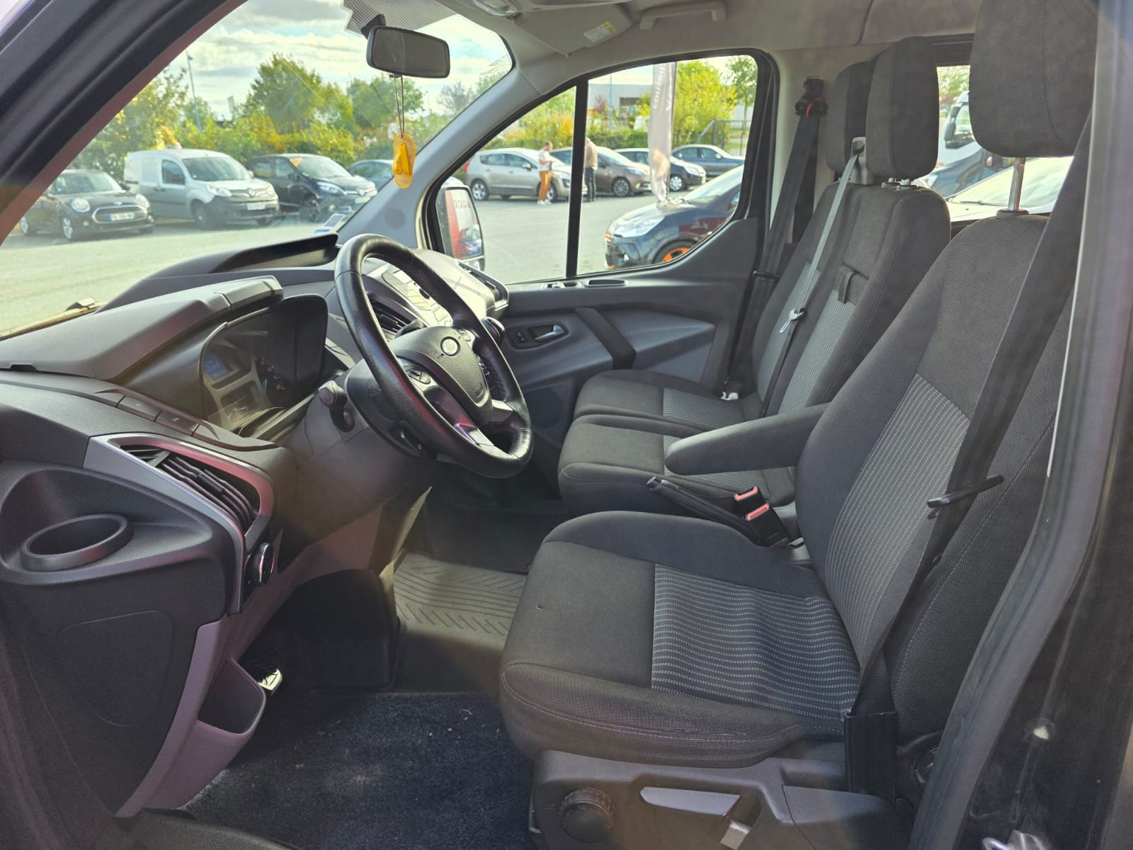 FORD CUSTOM TRANSIT 2.0 TDCi 130ch Ambiente 9 PLACES – GARANTIE 12 MOIS- — photo 9