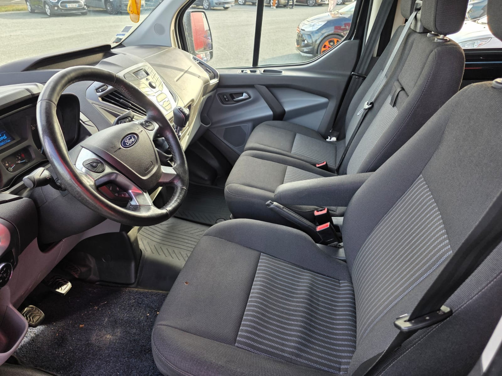 FORD CUSTOM TRANSIT 2.0 TDCi 130ch Ambiente 9 PLACES – GARANTIE 12 MOIS- — photo 10