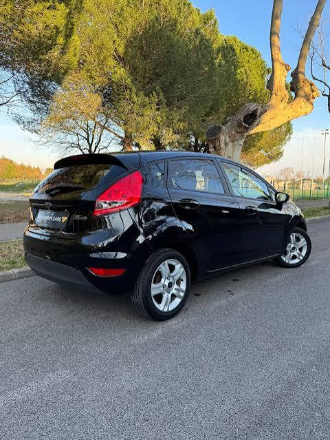 FORD Fiesta - vue 1