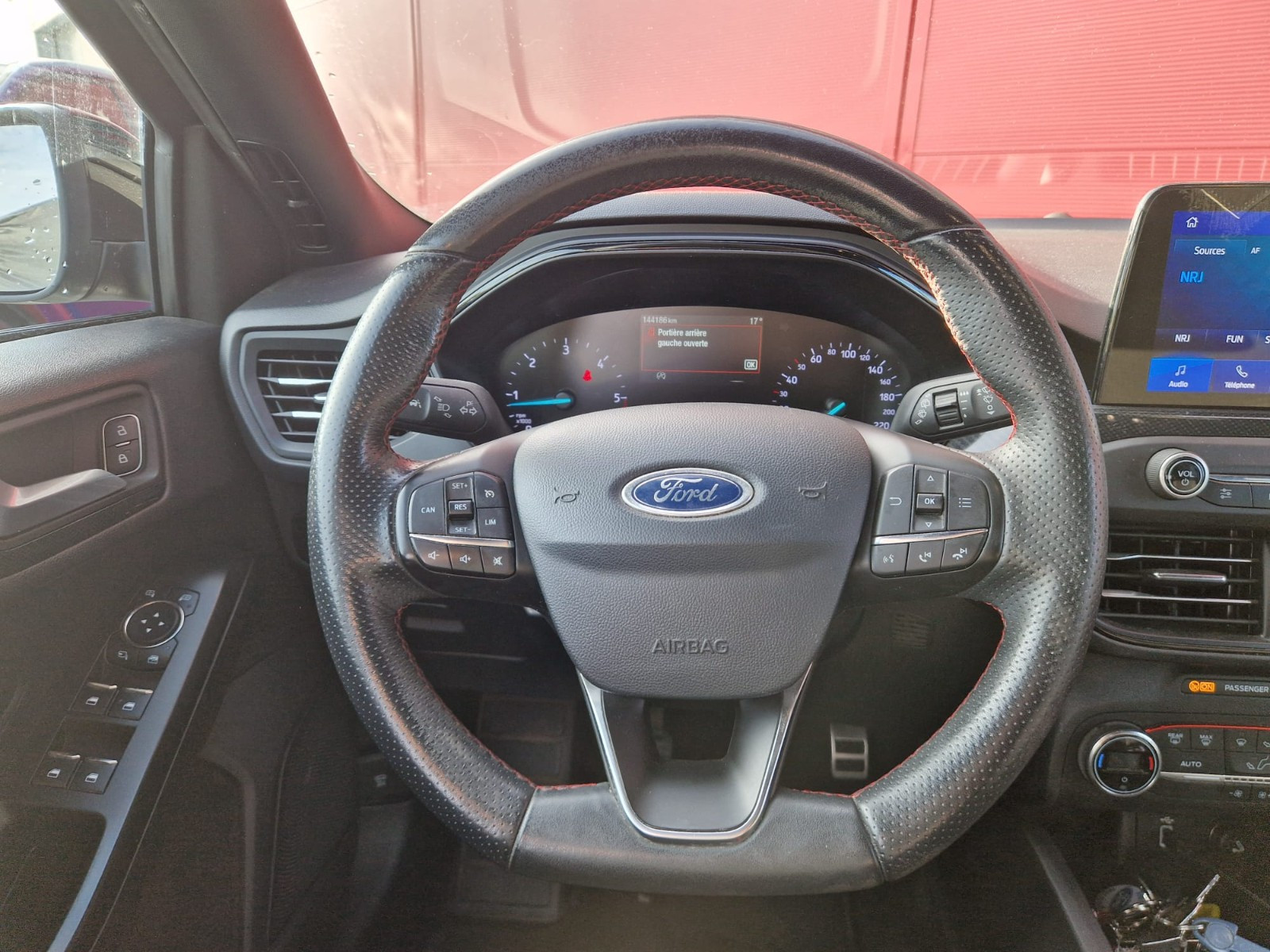 FORD Focus 1.5 TDCi 120CV ST LINE – GARANTIE 12 MOIS — photo 10