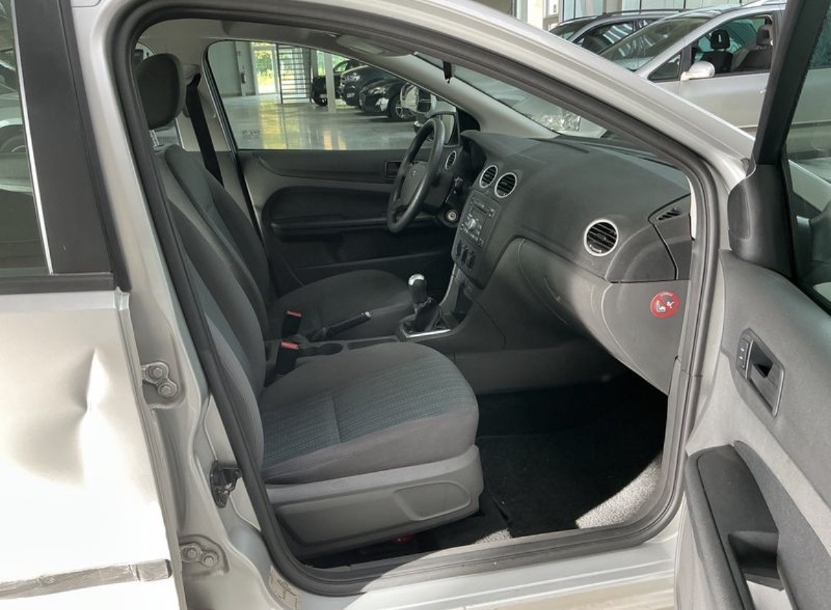 FORD Focus Berline - vue 1