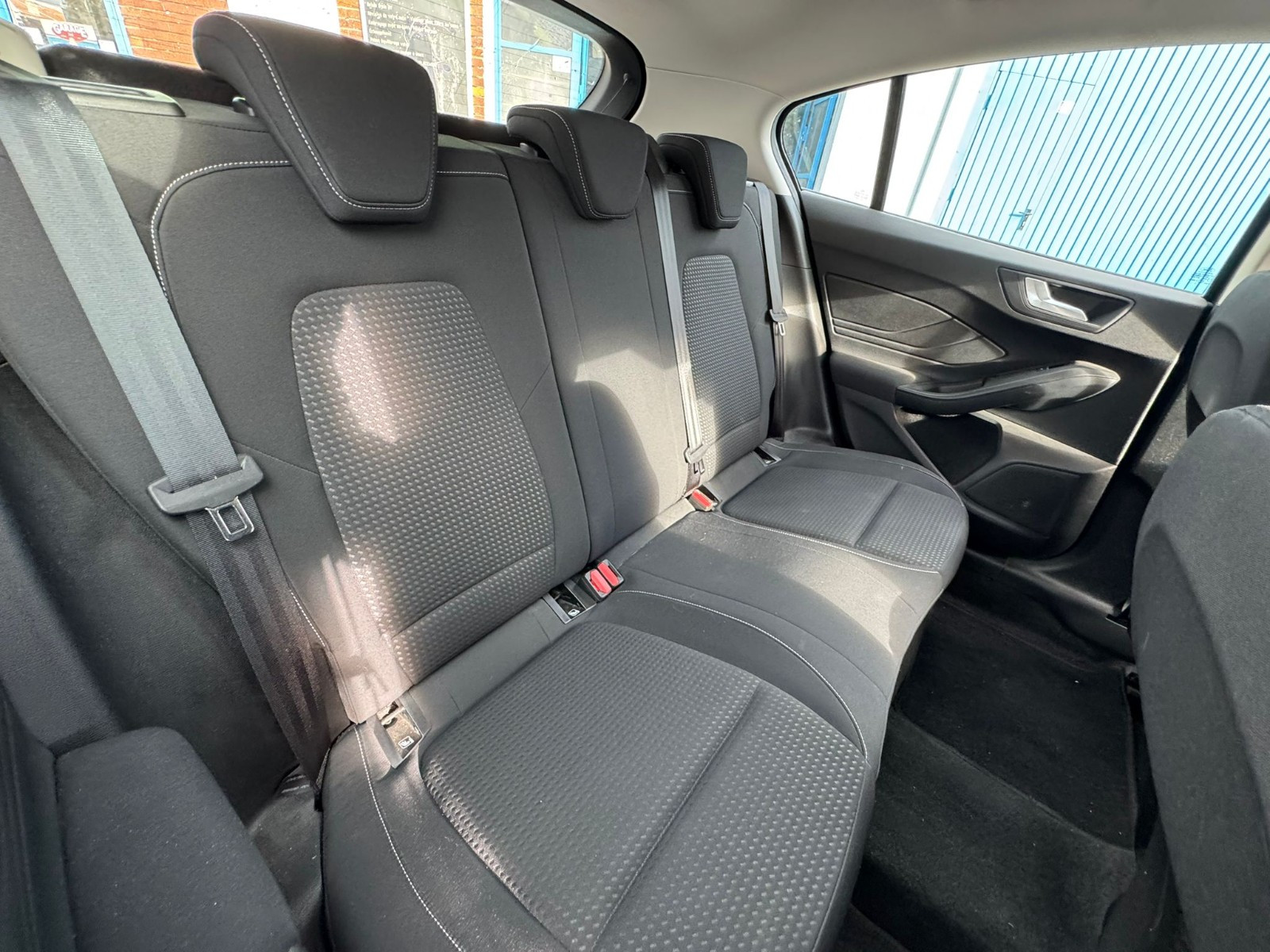 FORD Focus Berline - vue 1