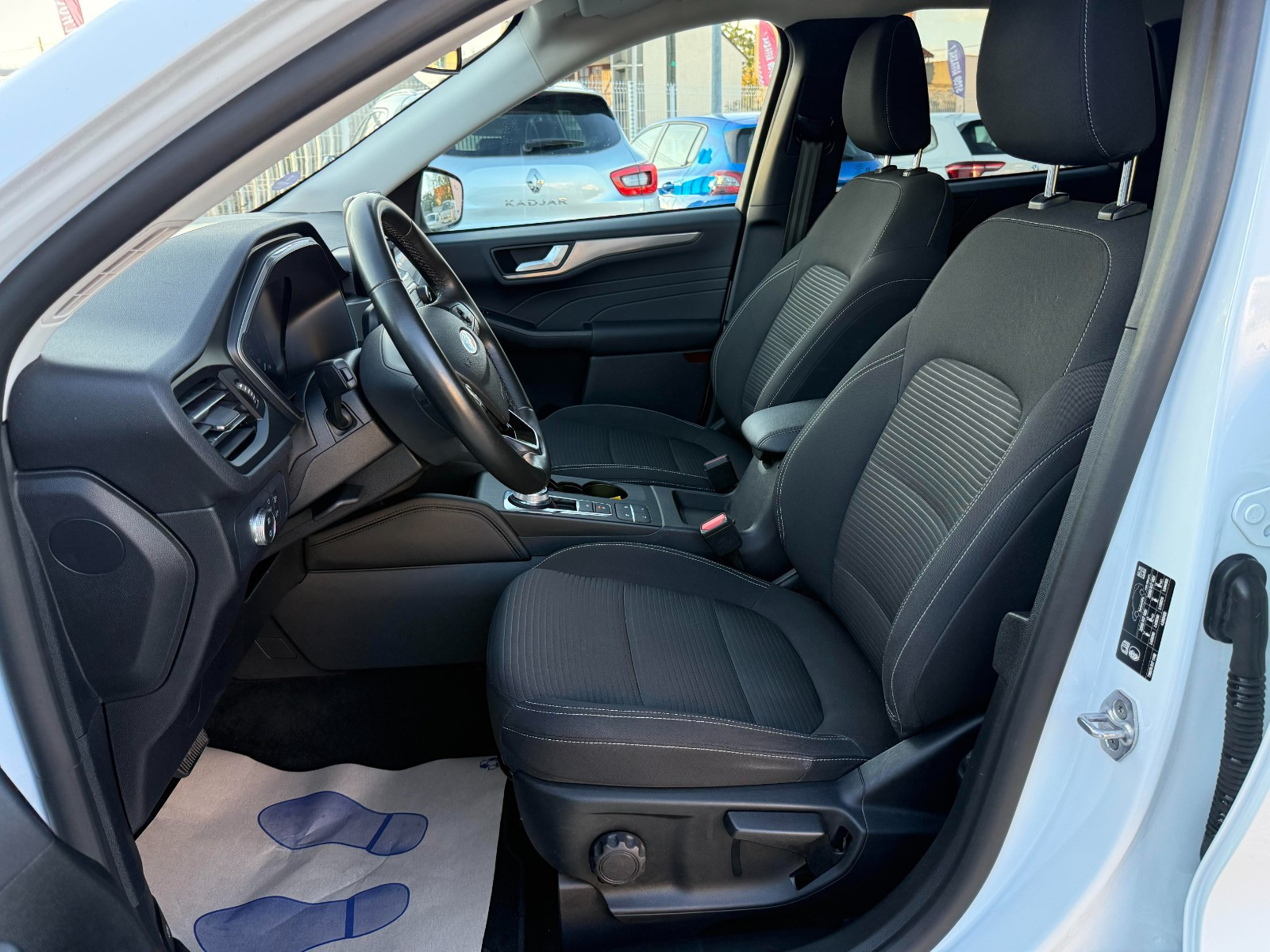 FORD Kuga - vue 1