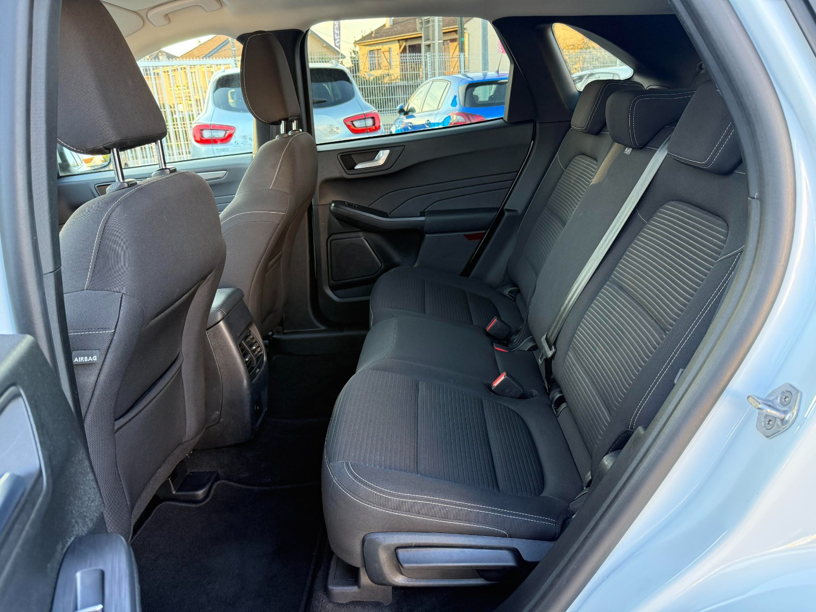 FORD Kuga - vue 1