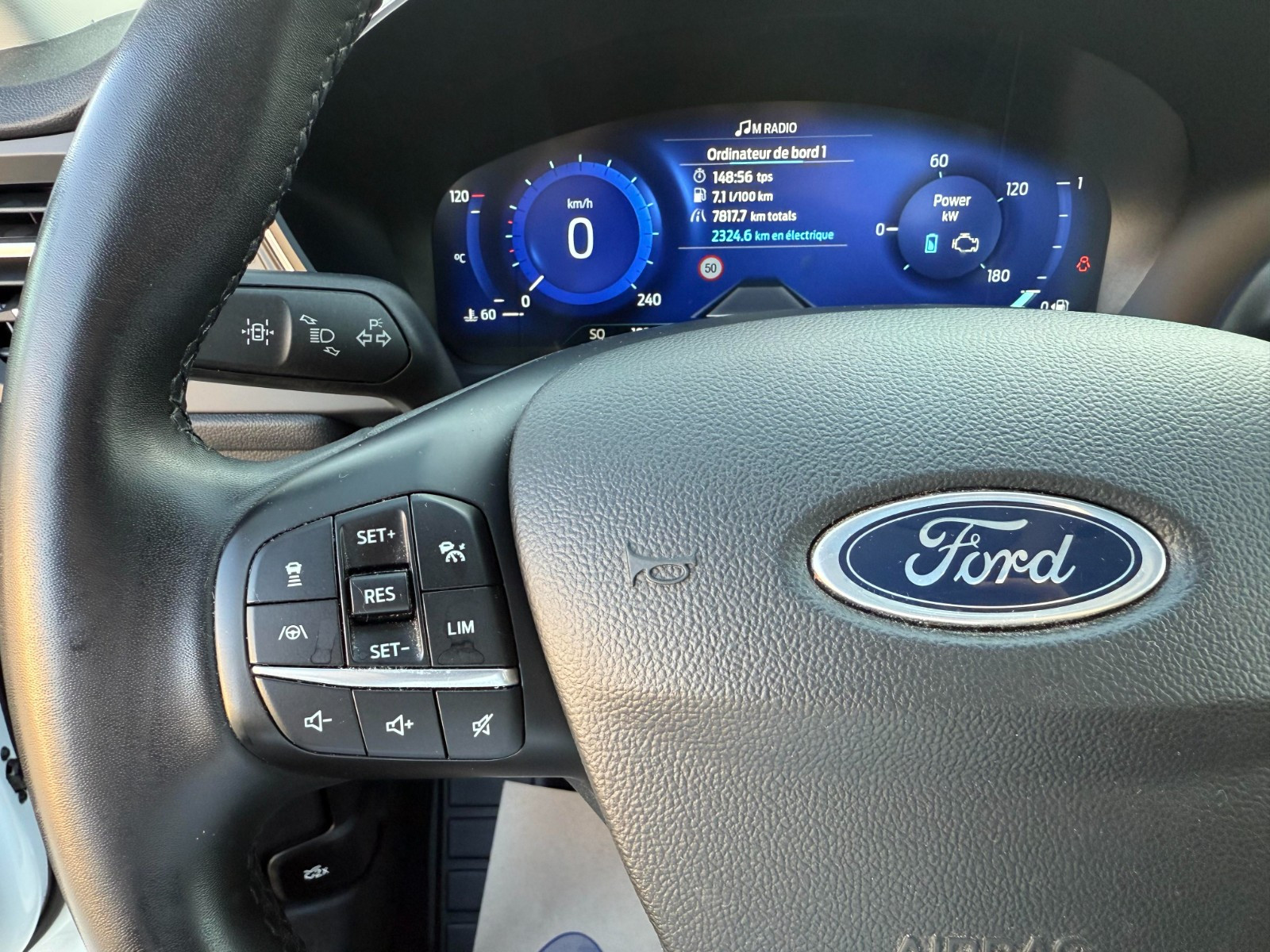 FORD Kuga - vue 1