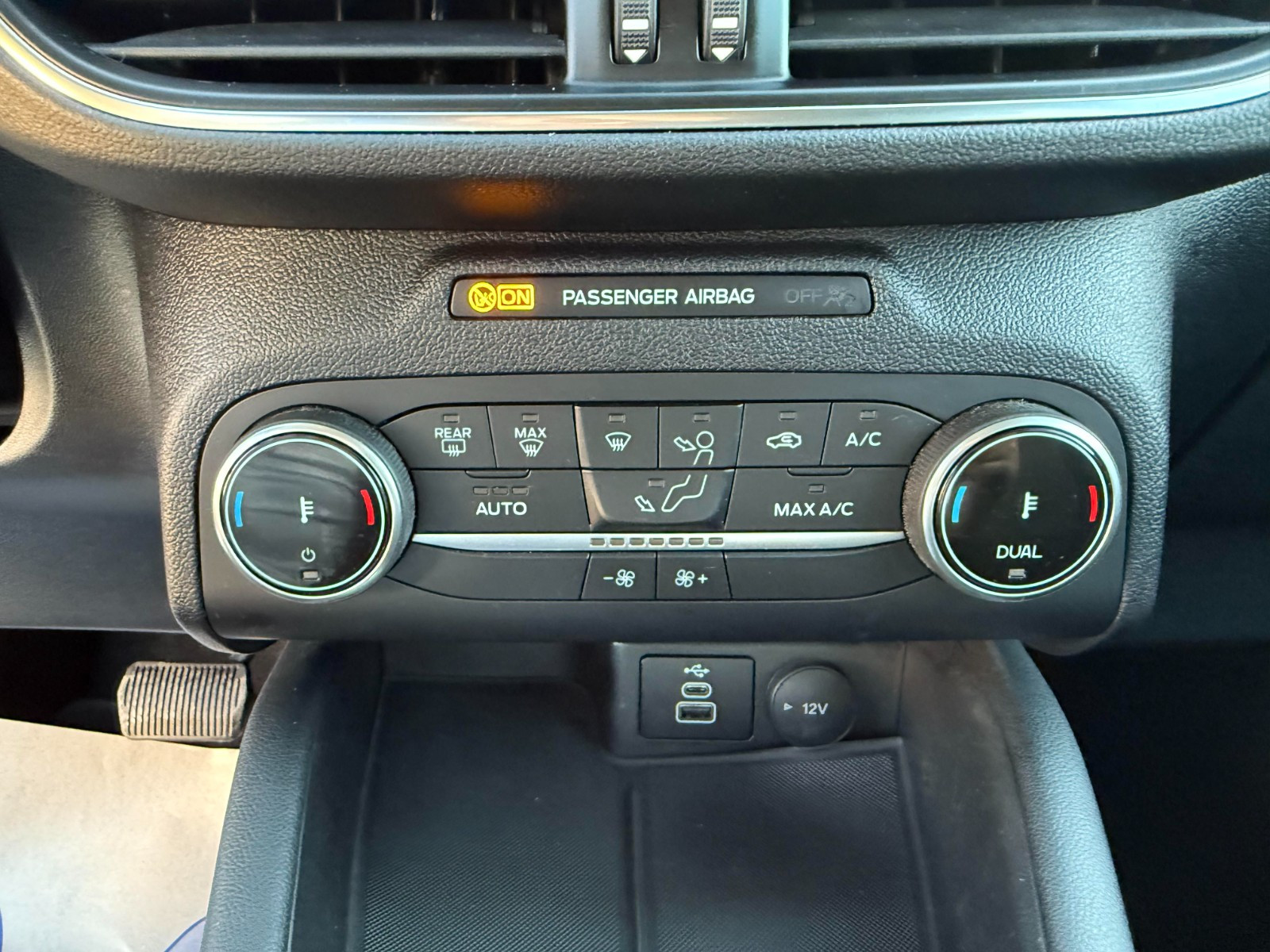 FORD Kuga - vue 1