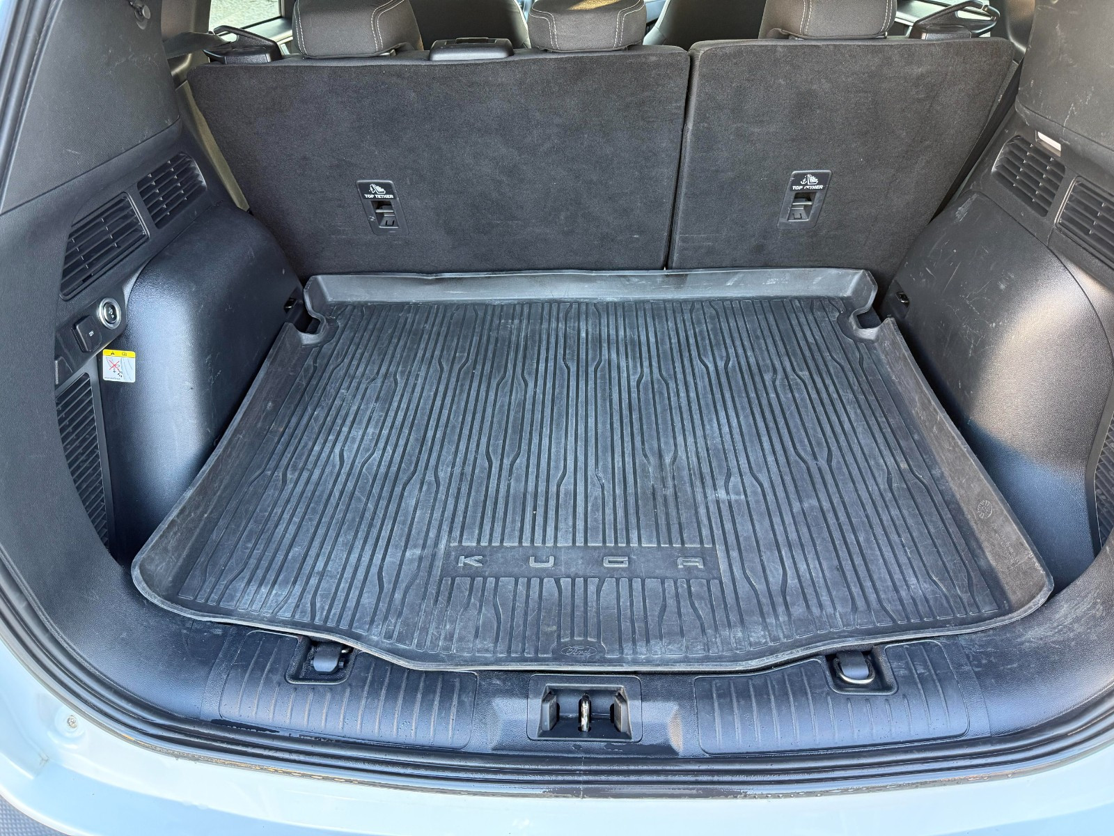 FORD Kuga - vue 1