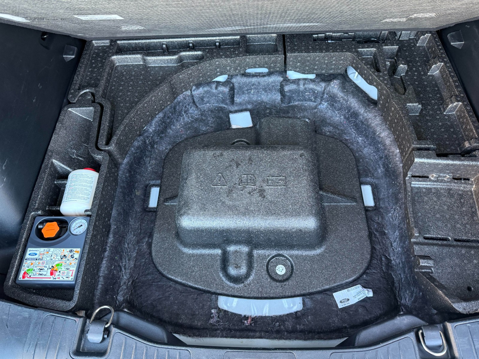 FORD Kuga - vue 1