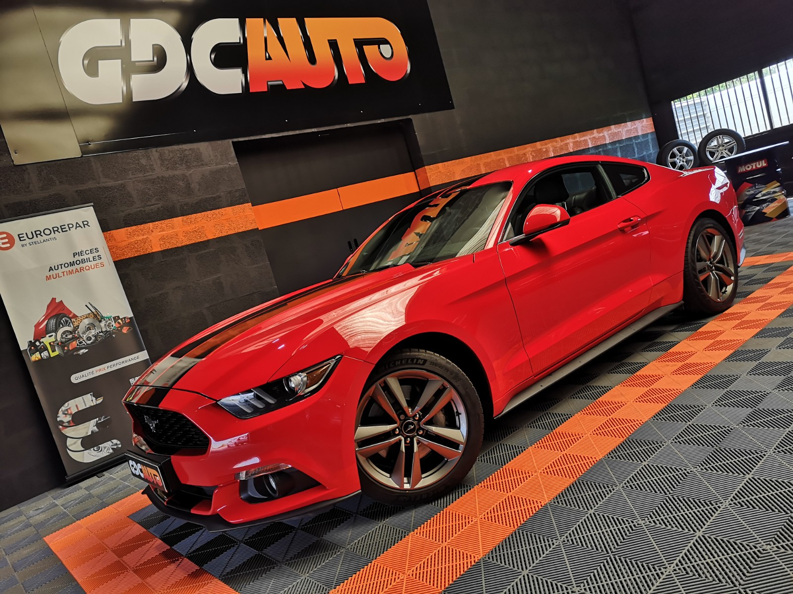 FORD Mustang