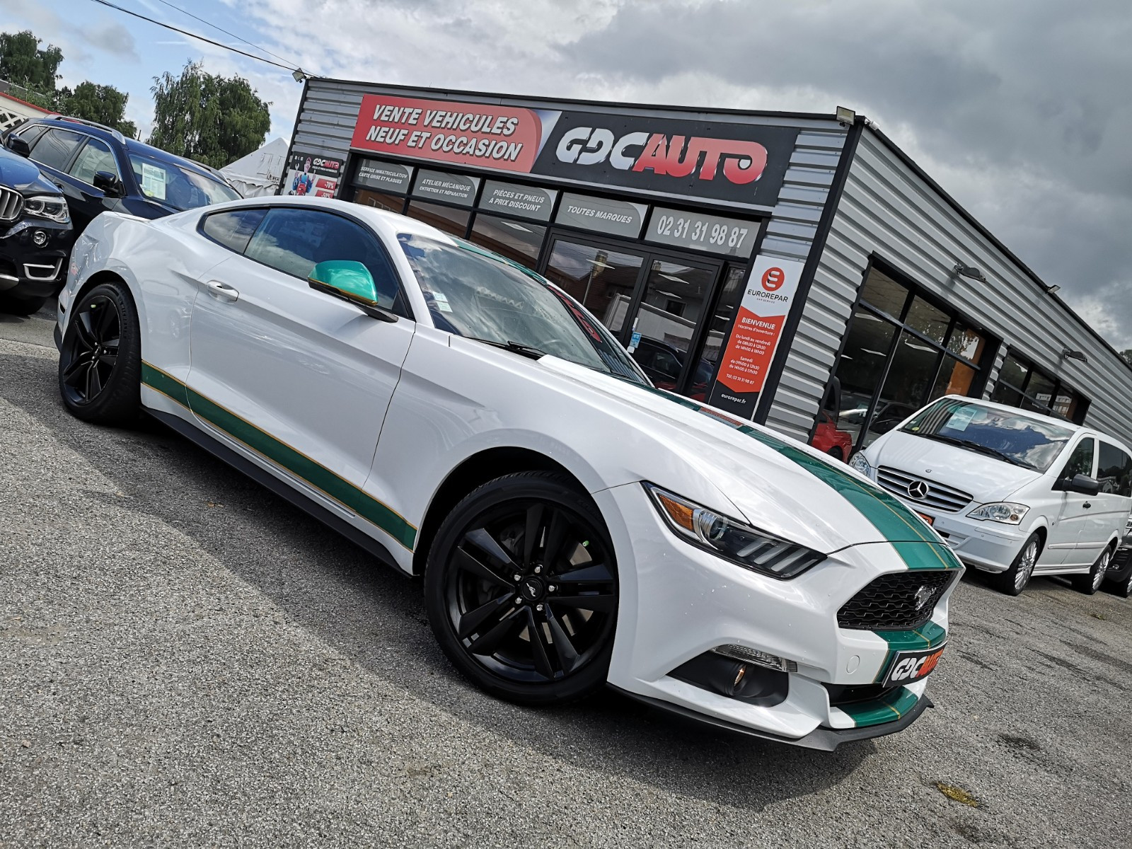 FORD Mustang
