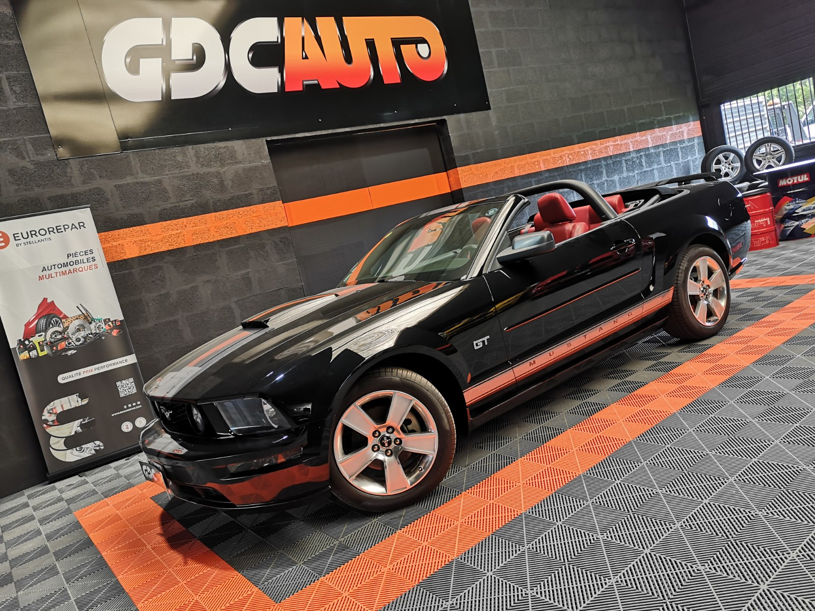FORD Mustang