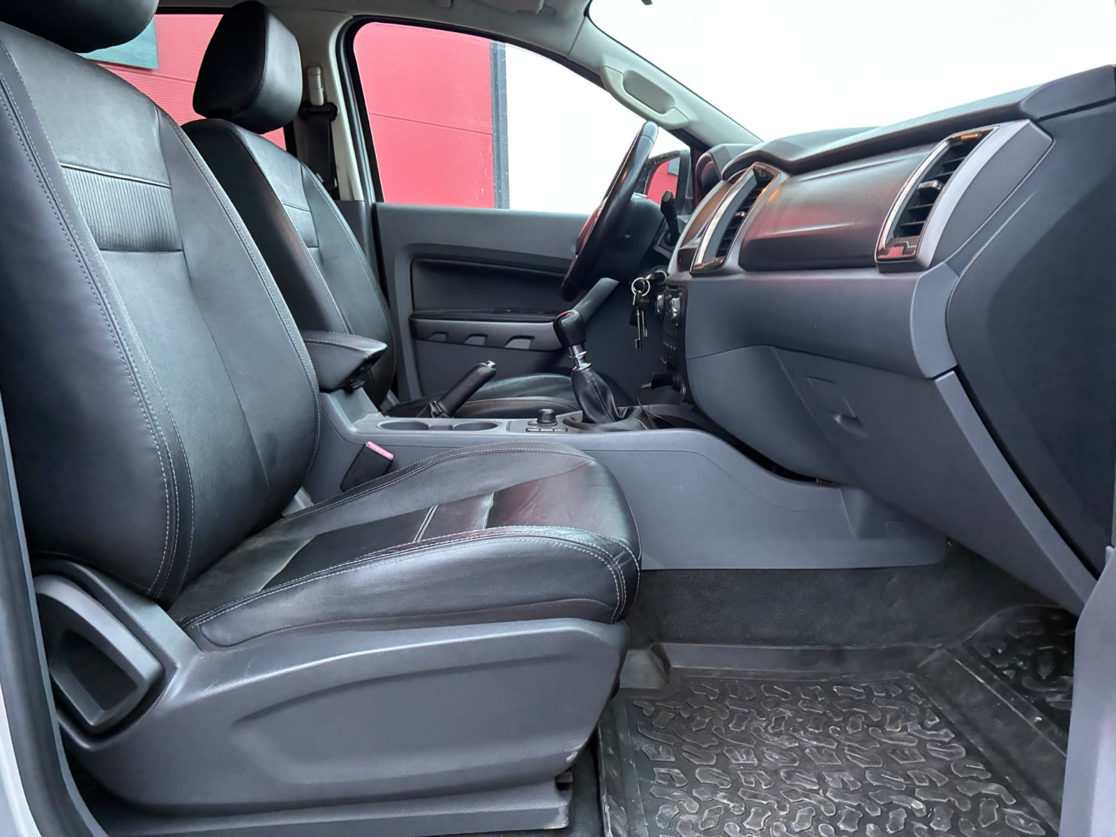 FORD RANGER 2.2 TDCi 160ch Double Cabine Limited – CAMÉRA / ATTELAGE – GARANTIE 12 MOIS — photo 14