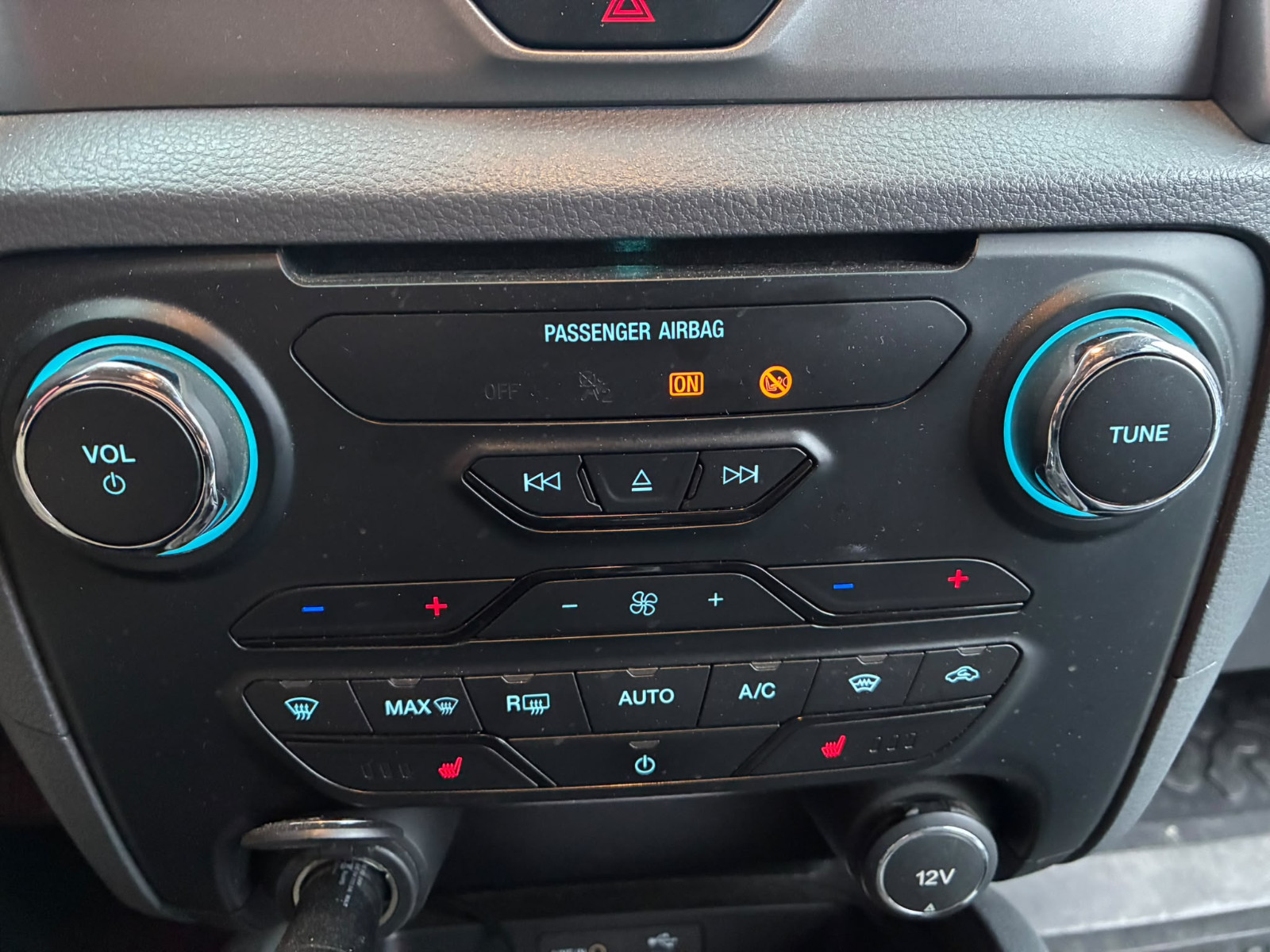 FORD RANGER 2.2 TDCi 160ch Double Cabine Limited – CAMÉRA / ATTELAGE – GARANTIE 12 MOIS — photo 29