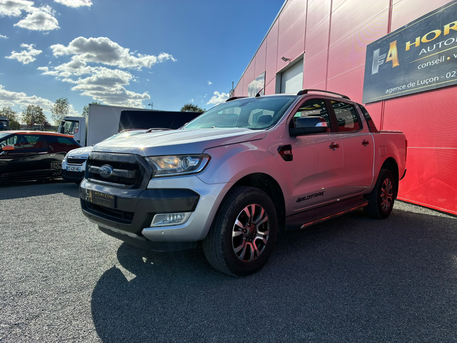 FORD RANGER 3.2 TDCi 200ch Double Cabine Wildtrak BVA – SUIVI FORD – CAR PLAY – ATTELAGE – RIDEAU DE BENNE – GARANTIE 12 MOIS — photo 3