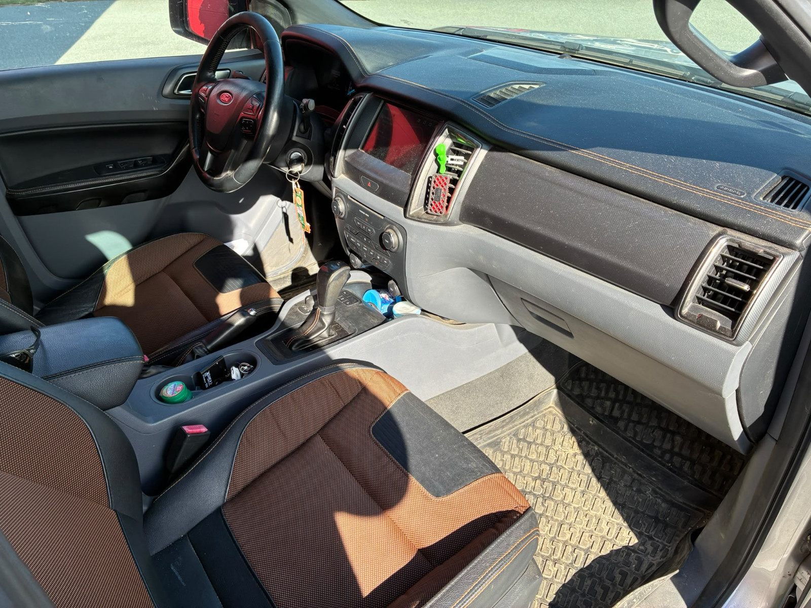 FORD RANGER 3.2 TDCi 200ch Double Cabine Wildtrak BVA – SUIVI FORD – CAR PLAY – ATTELAGE – RIDEAU DE BENNE – GARANTIE 12 MOIS — photo 16