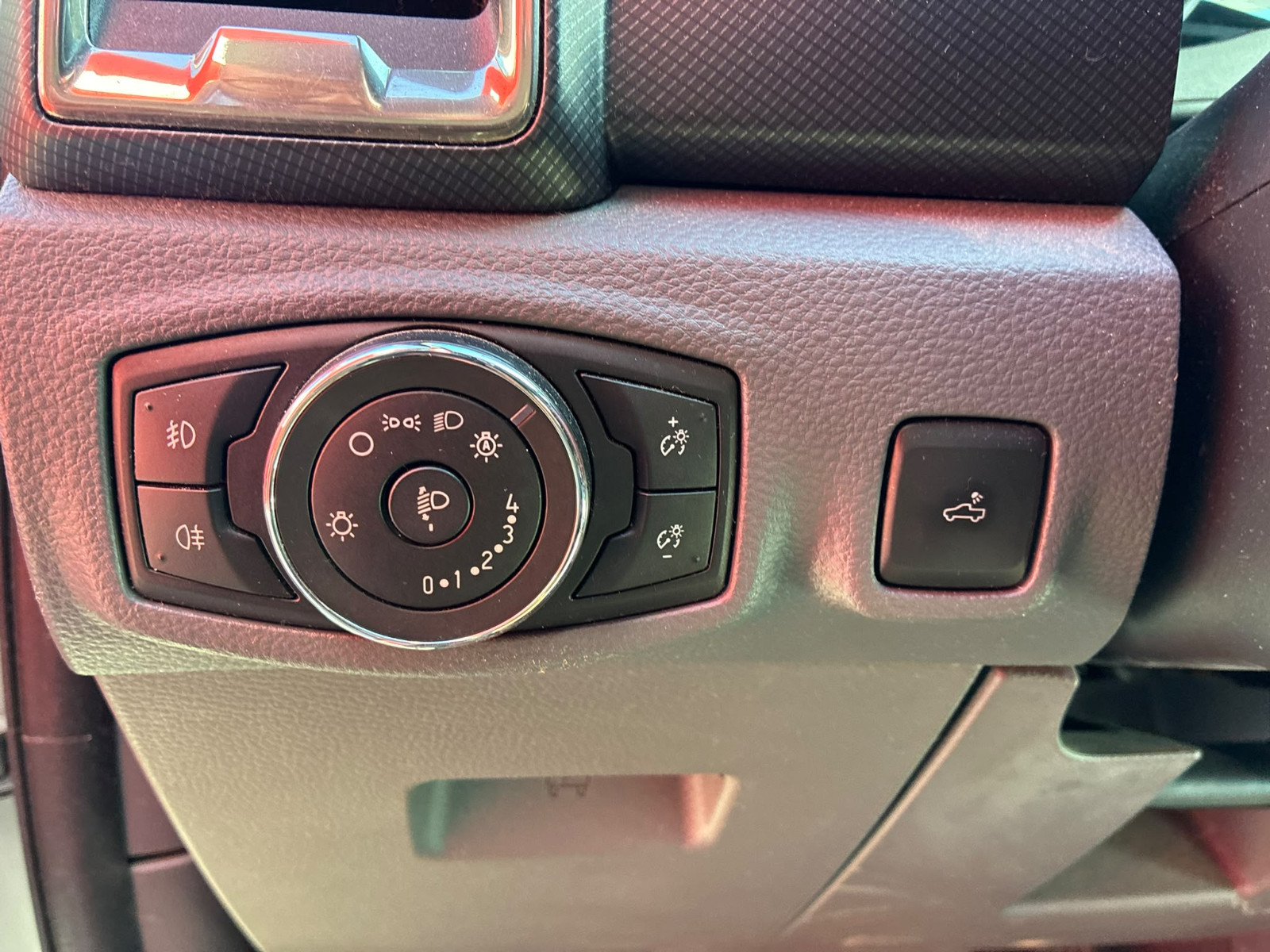 FORD RANGER 3.2 TDCi 200ch Double Cabine Wildtrak BVA – SUIVI FORD – CAR PLAY – ATTELAGE – RIDEAU DE BENNE – GARANTIE 12 MOIS — photo 29