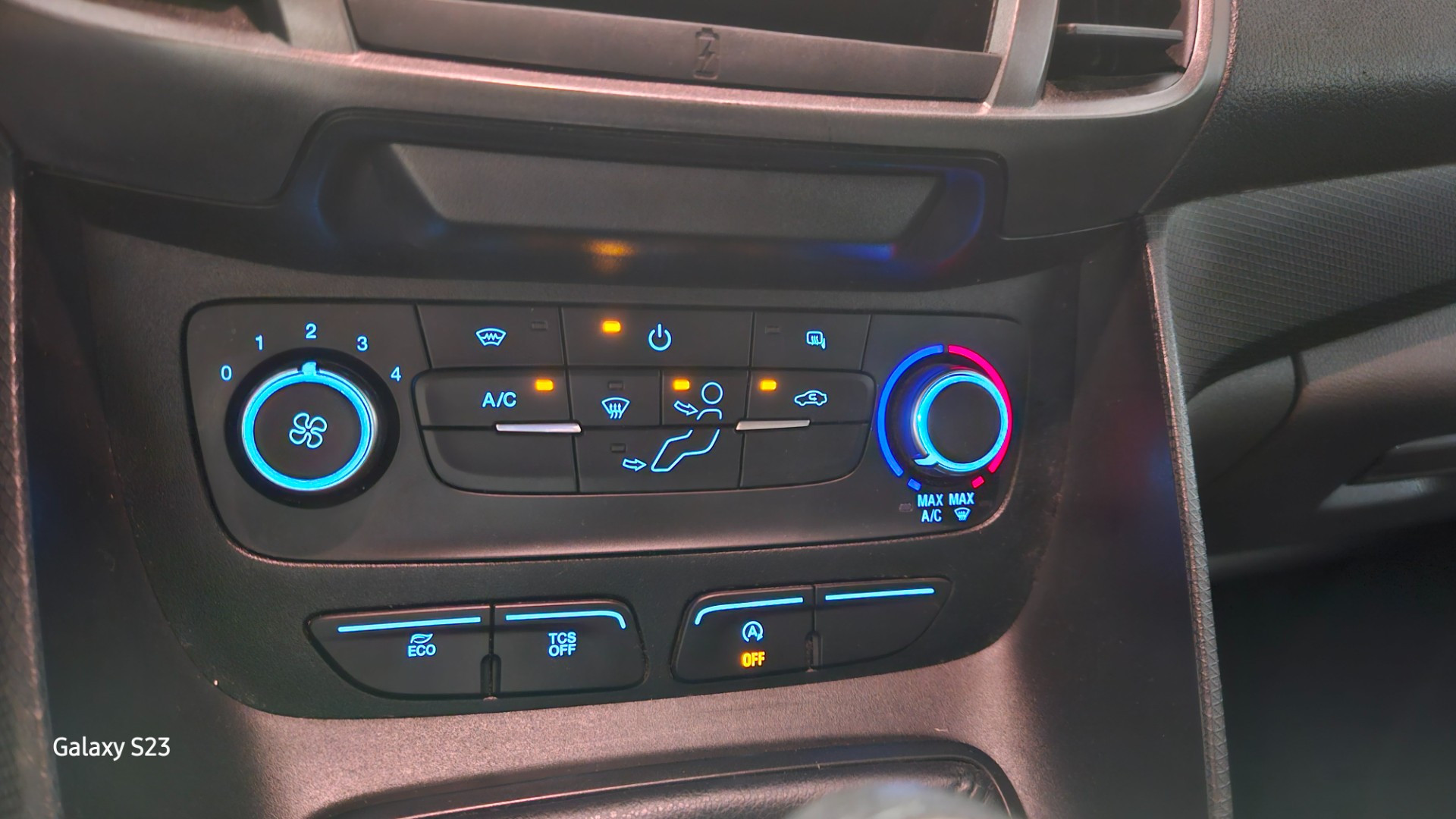 FORD TRANSIT FOURGON - vue 1