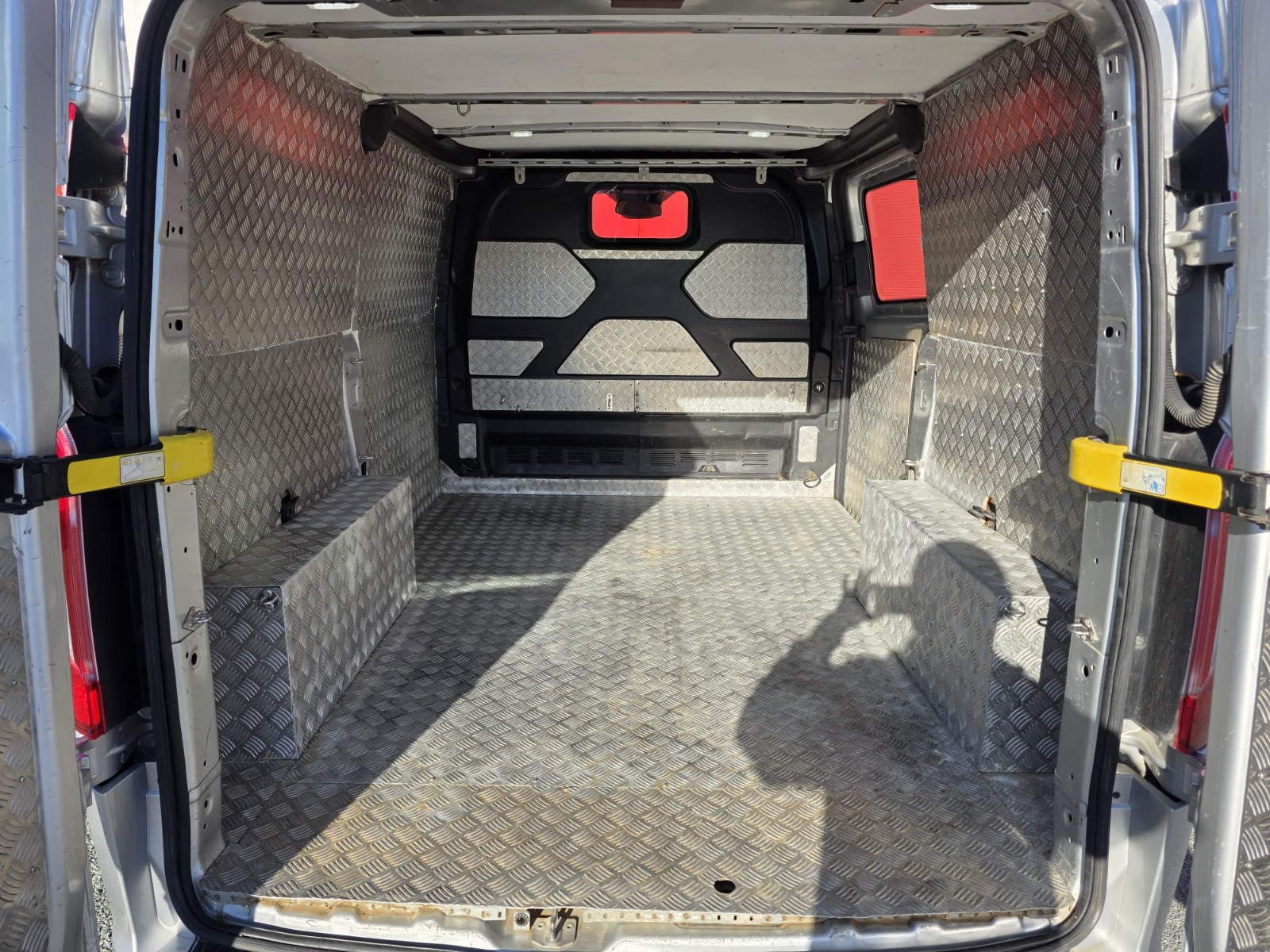 FORD TRANSIT CUSTOM LIMITED L1H1 2.0 TDCi 170 BVA6 – 1ere main – Garantie 12 mois – — photo 32
