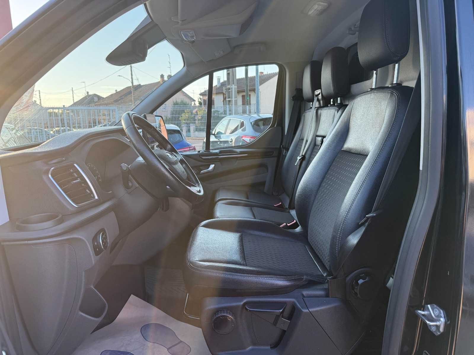 FORD TRANSIT CUSTOM FOURGON - vue 1