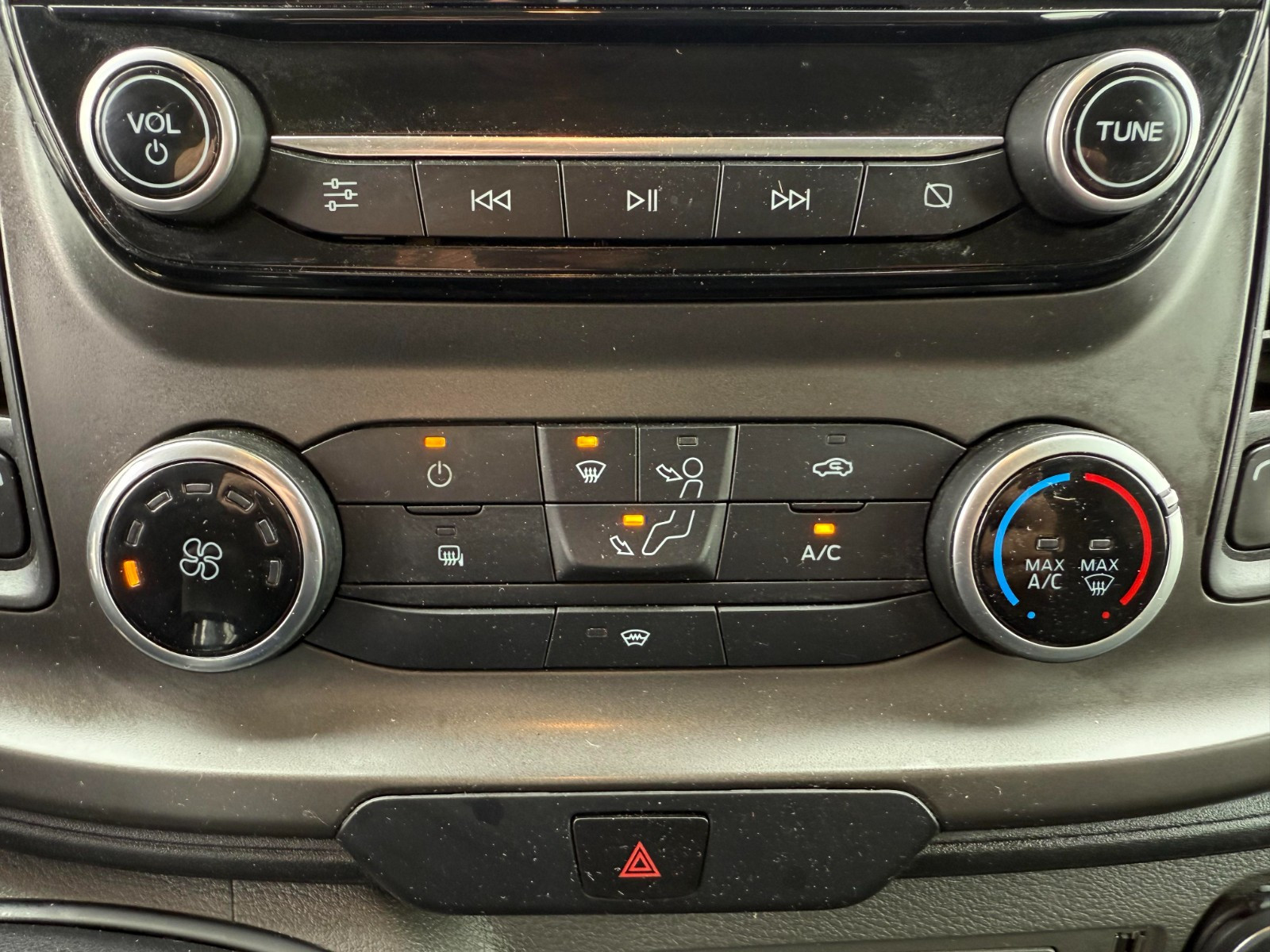 FORD TRANSIT FOURGON - vue 1