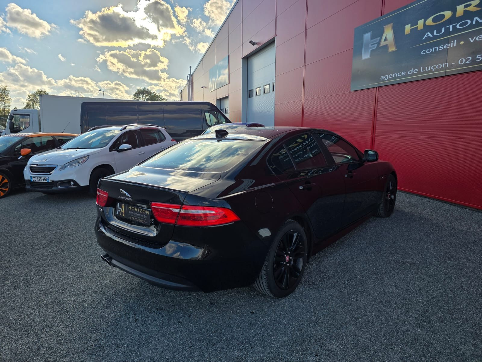 Jaguar XE R-Sport 2.0D 180ch -GARANTIE 12 MOIS — photo 7