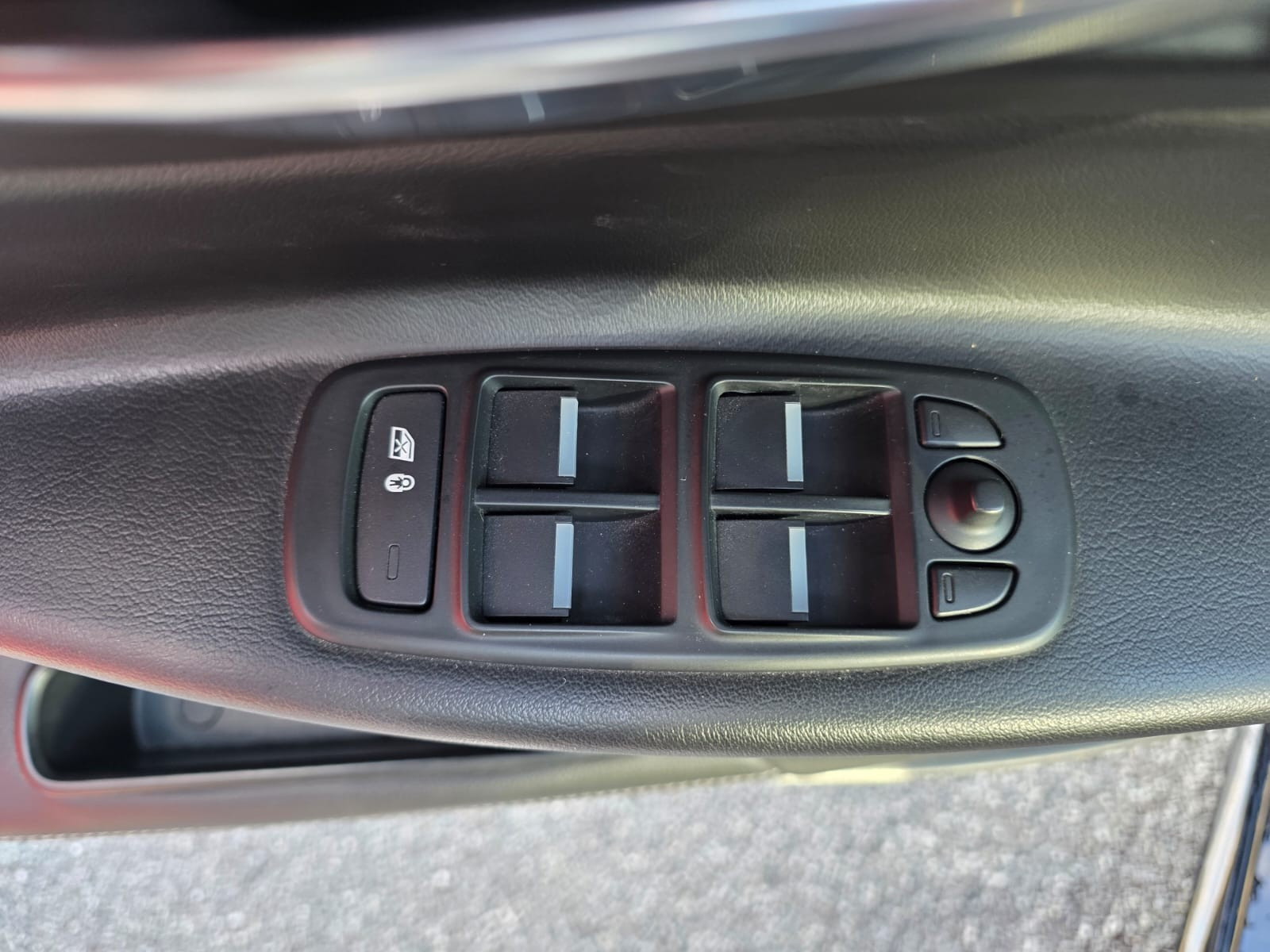 Jaguar XE R-Sport 2.0D 180ch -GARANTIE 12 MOIS — photo 19