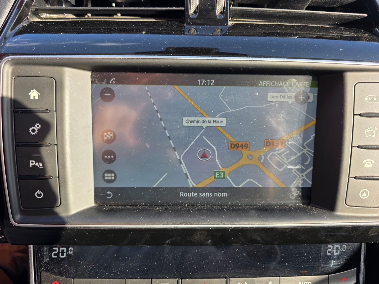 Jaguar XE R-Sport 2.0D 180ch -GARANTIE 12 MOIS — photo 27