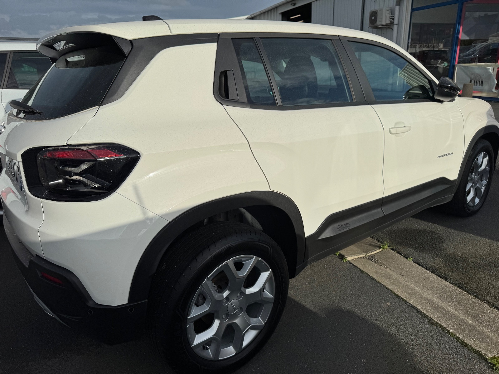 Jeep Avenger ALTITUDE 1.2L 100 CH - vue 1