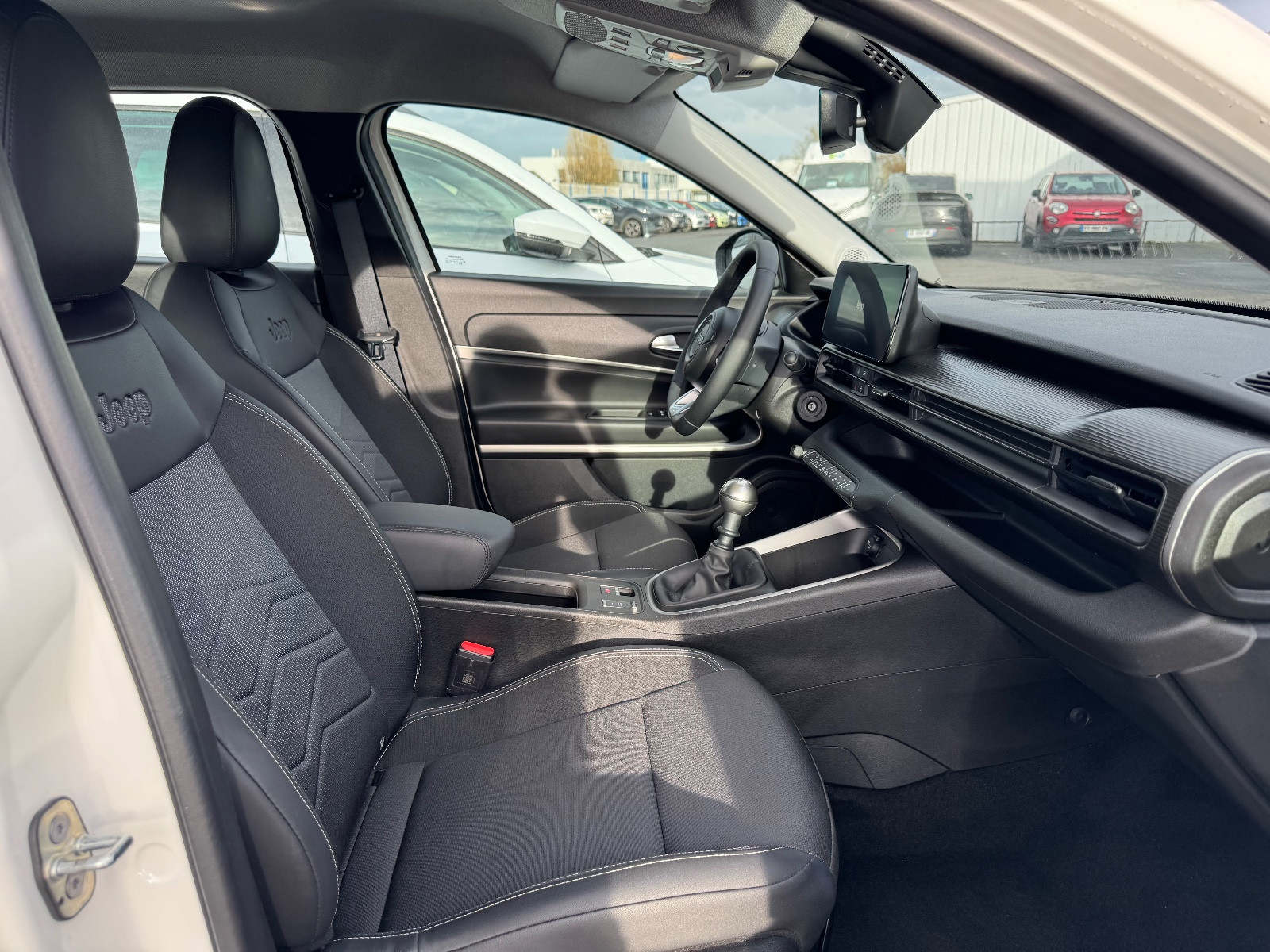 Jeep Avenger ALTITUDE 1.2L 100 CH - vue 1