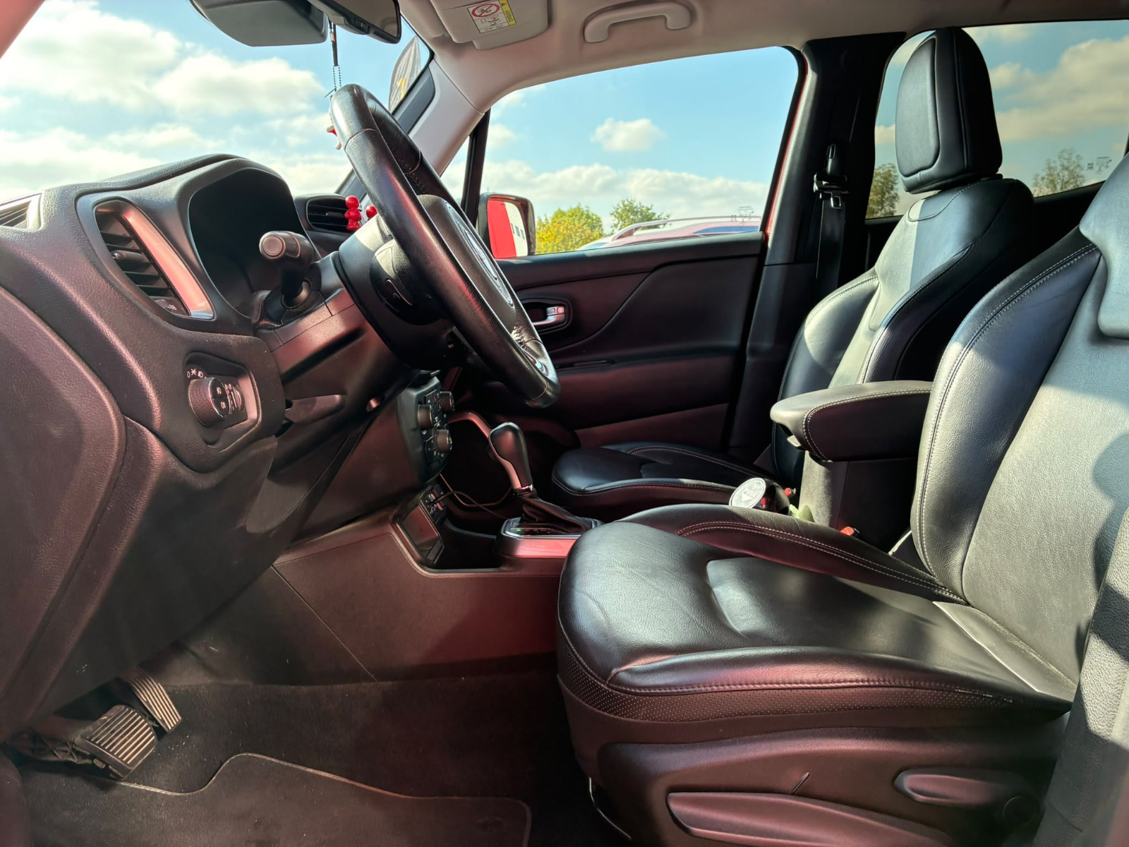 Jeep Renegade Limited FWD 1.6 CRD 120cv – GARANTIE 12 MOIS — photo 10