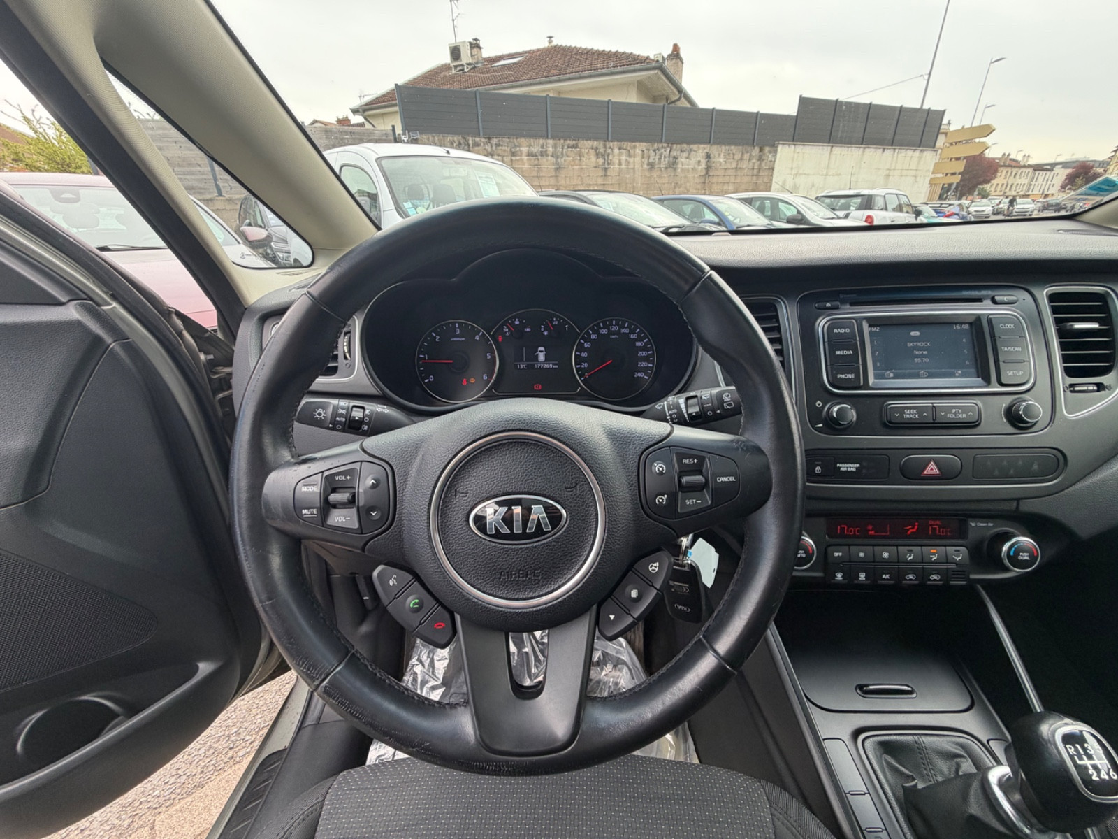 KIA CARENS - vue 1