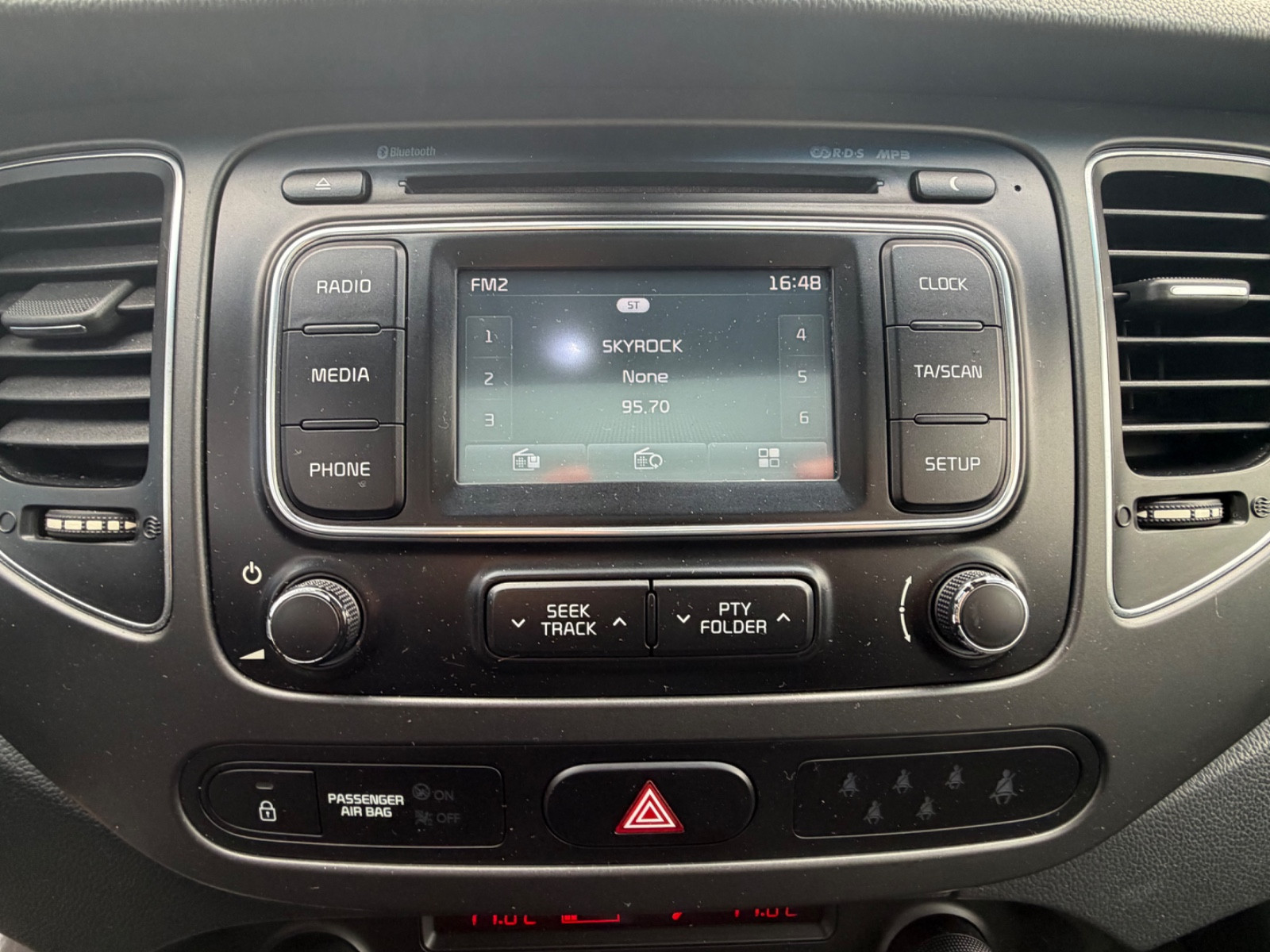 KIA CARENS - vue 1