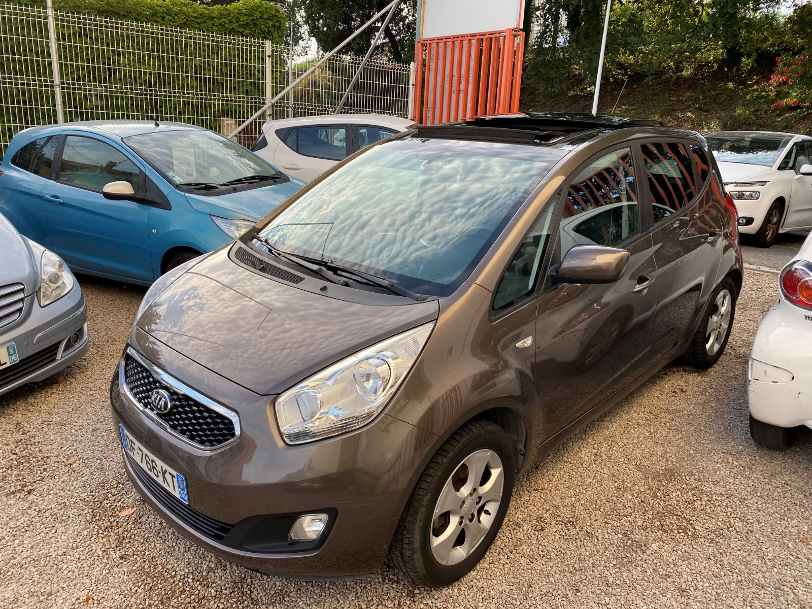 KIA VENGA