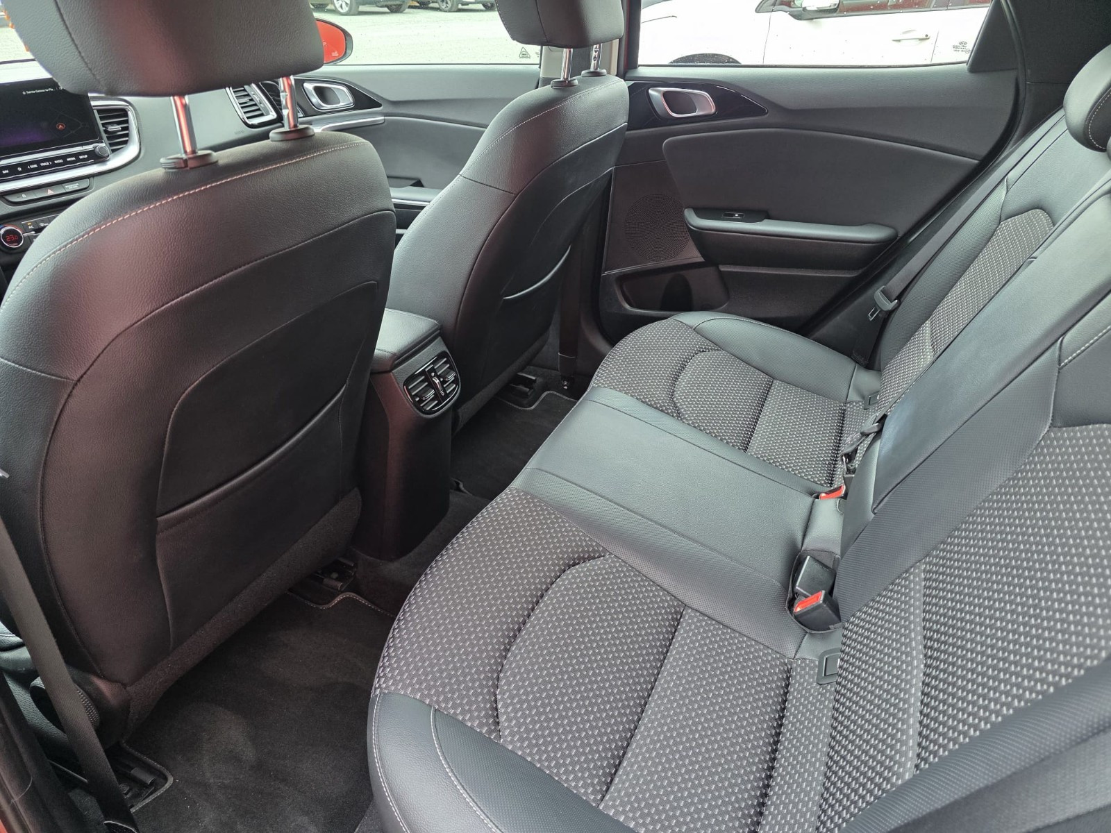KIA XCEED 1.4 T-GDI 140ch Premium DCT7 ***Garantie 12 mois*** — photo 16