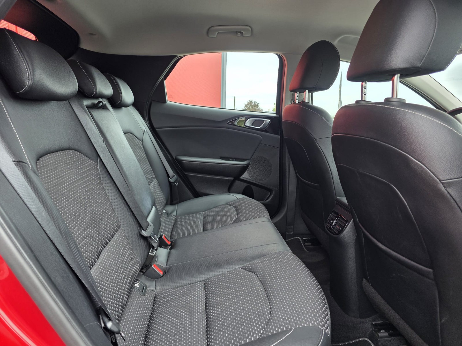 KIA XCEED 1.4 T-GDI 140ch Premium DCT7 ***Garantie 12 mois*** — photo 17