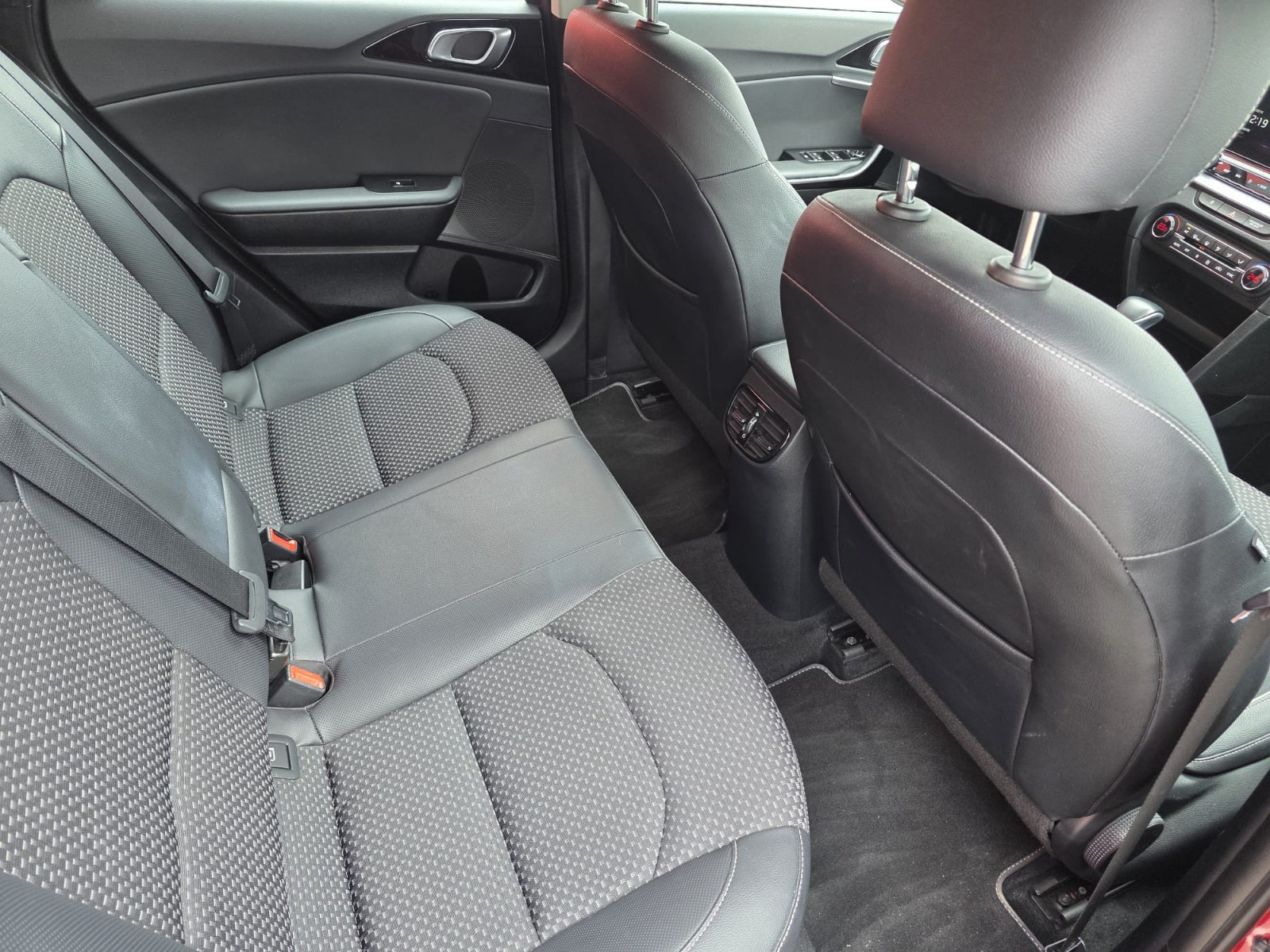 KIA XCEED 1.4 T-GDI 140ch Premium DCT7 ***Garantie 12 mois*** — photo 18