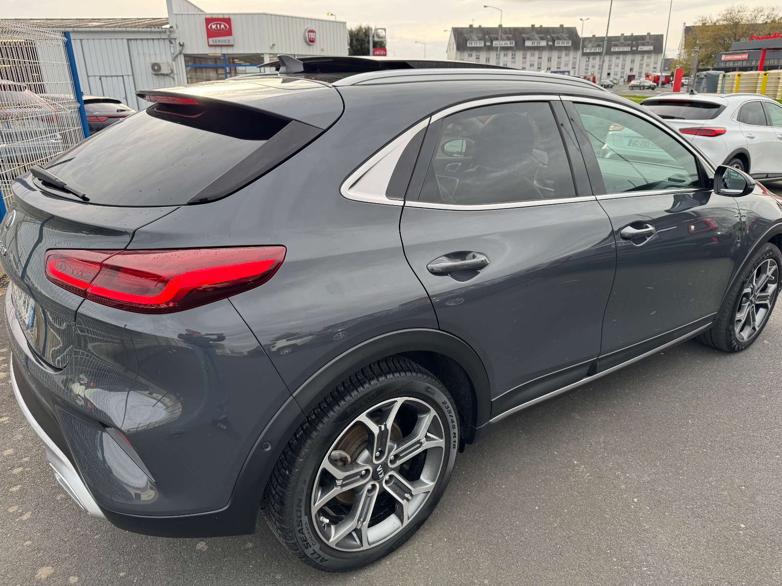 KIA XCEED LAUNCH EDITION 1.6L 115CH DCT7 - vue 1