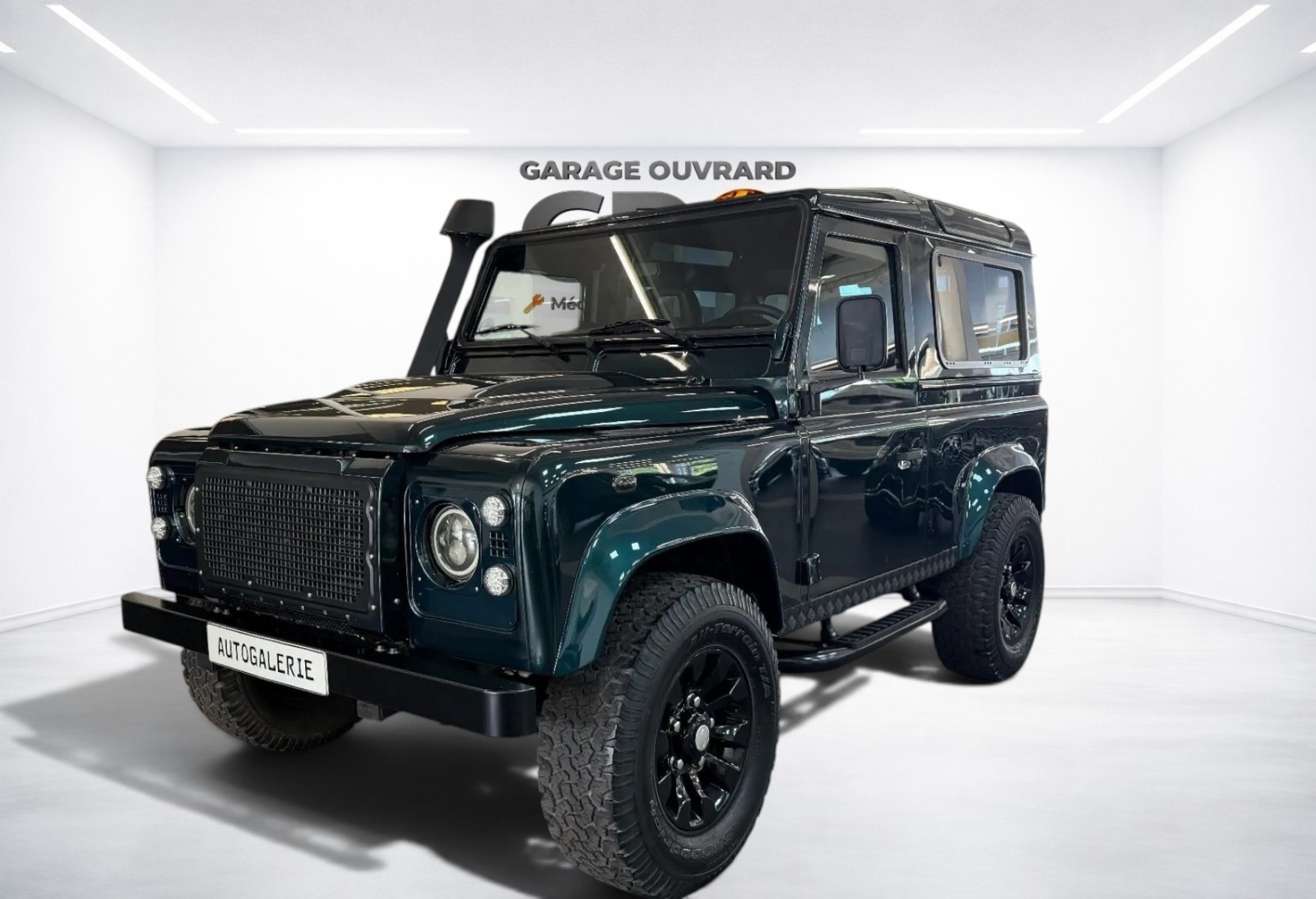 Land Rover DEFENDER