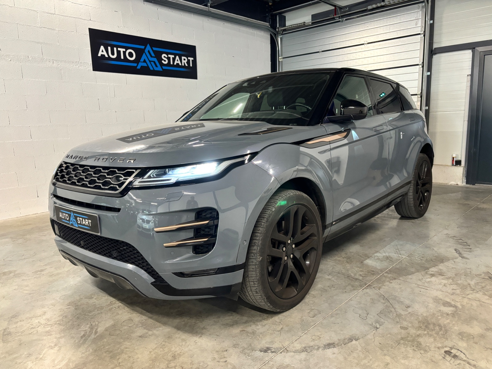 Land Rover RANGE ROVER EVOQUE 2.0 D180 R-Dynamic First Edition