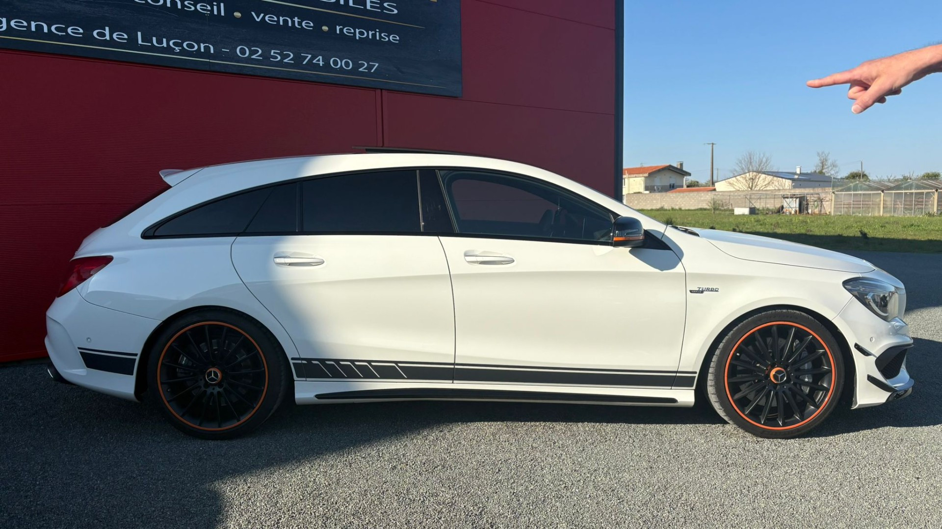 Mercedes CLA SHOOTING BRAKE 45 AMG ORANGE ART EDITION 381 CV – GARANTIE 12 MOIS — photo 4