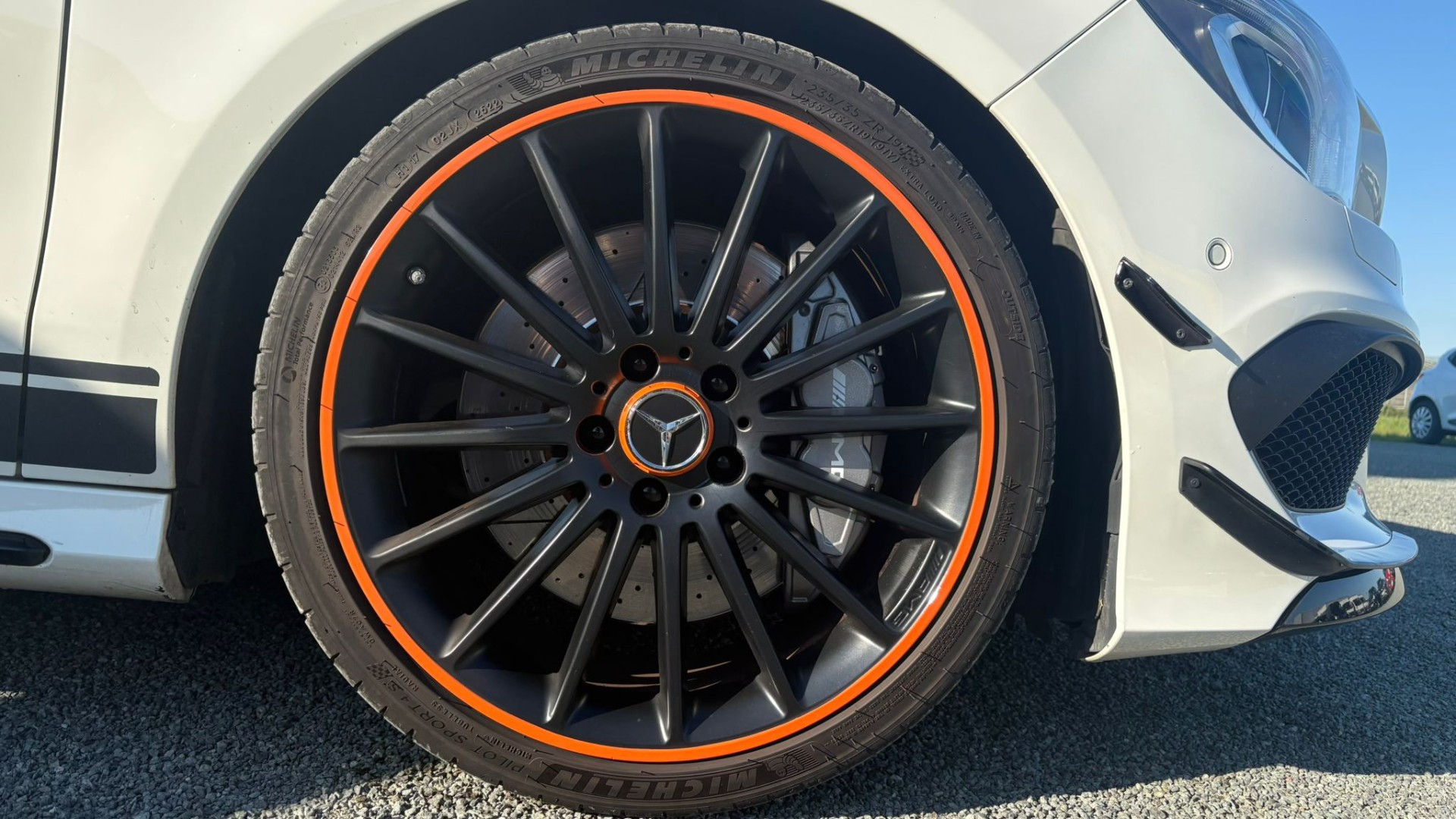 Mercedes CLA SHOOTING BRAKE 45 AMG ORANGE ART EDITION 381 CV – GARANTIE 12 MOIS — photo 14