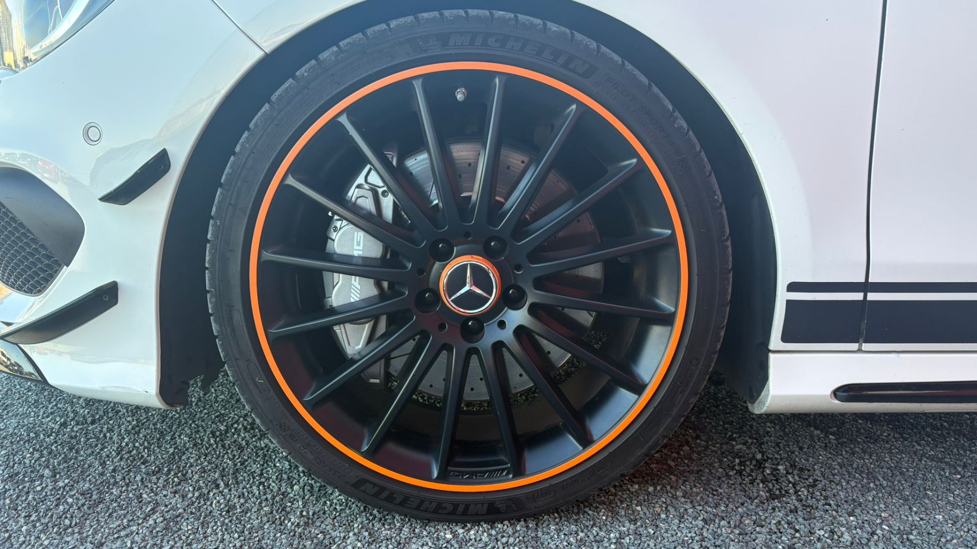 Mercedes CLA SHOOTING BRAKE 45 AMG ORANGE ART EDITION 381 CV – GARANTIE 12 MOIS — photo 15