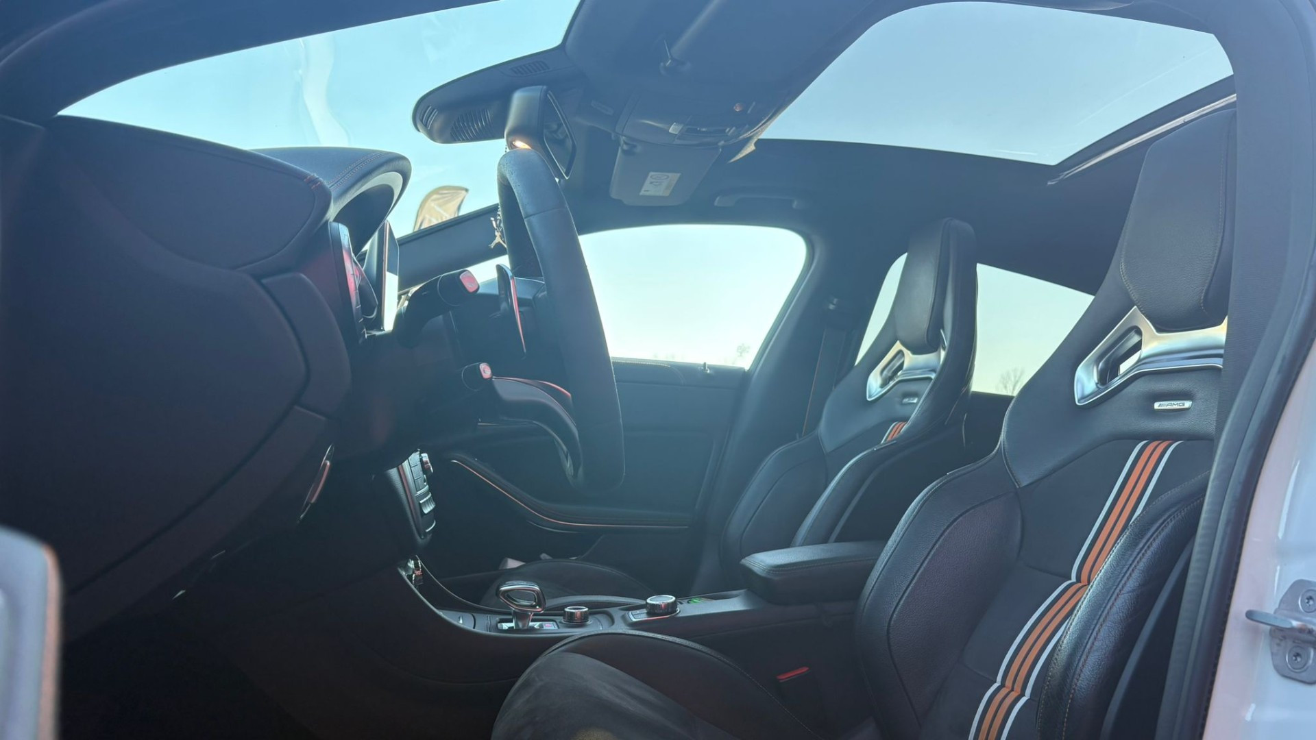 Mercedes CLA SHOOTING BRAKE 45 AMG ORANGE ART EDITION 381 CV – GARANTIE 12 MOIS — photo 23