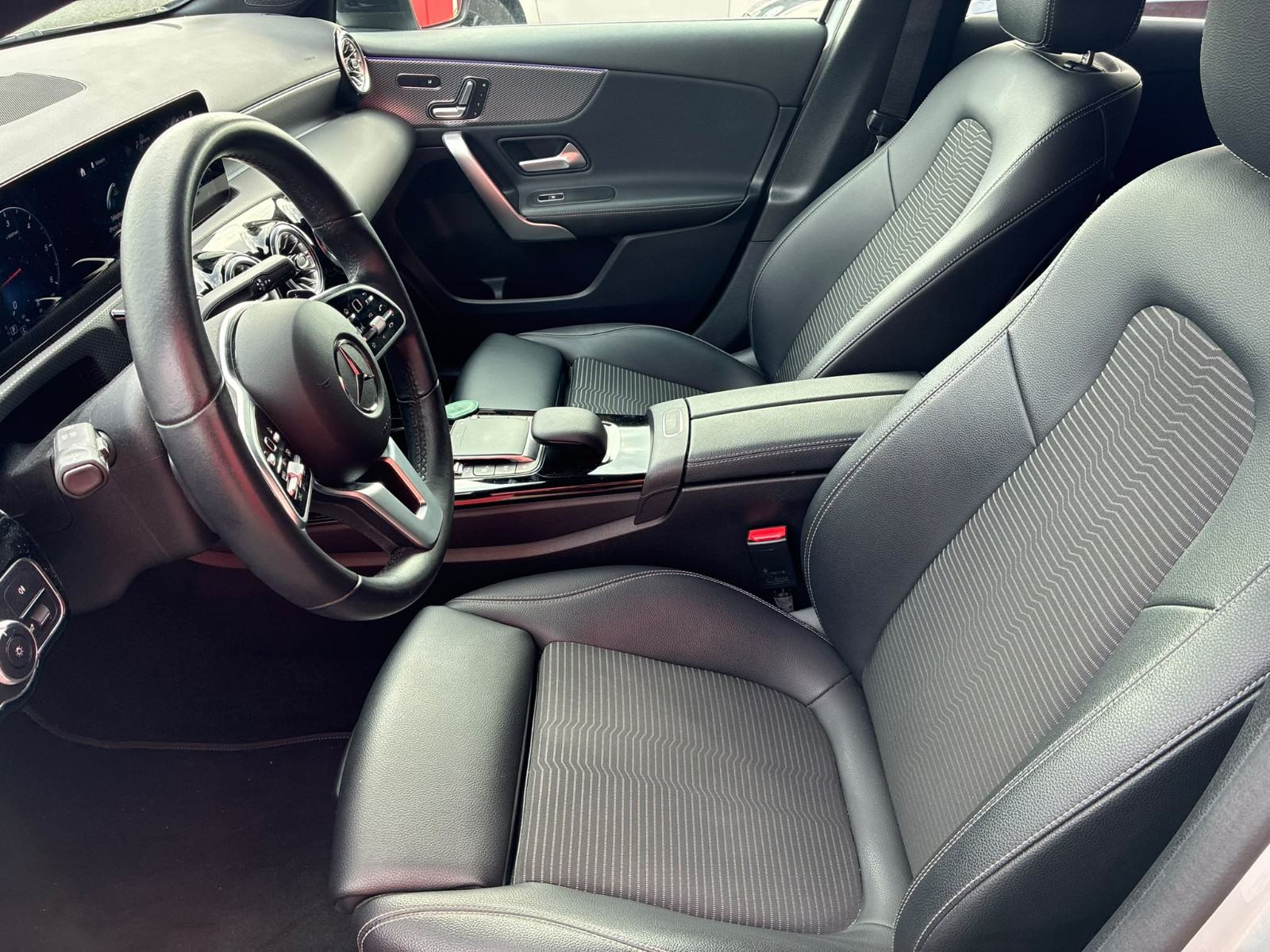 Mercedes CLASSE A 200 d 150ch Progressive Line 8G-DCT – SUIVI MERCEDES – CARPLAY – GARANTIE 12 MOIS — photo 11