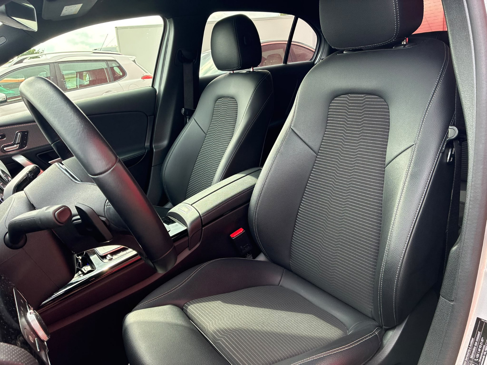 Mercedes CLASSE A 200 d 150ch Progressive Line 8G-DCT – SUIVI MERCEDES – CARPLAY – GARANTIE 12 MOIS — photo 13