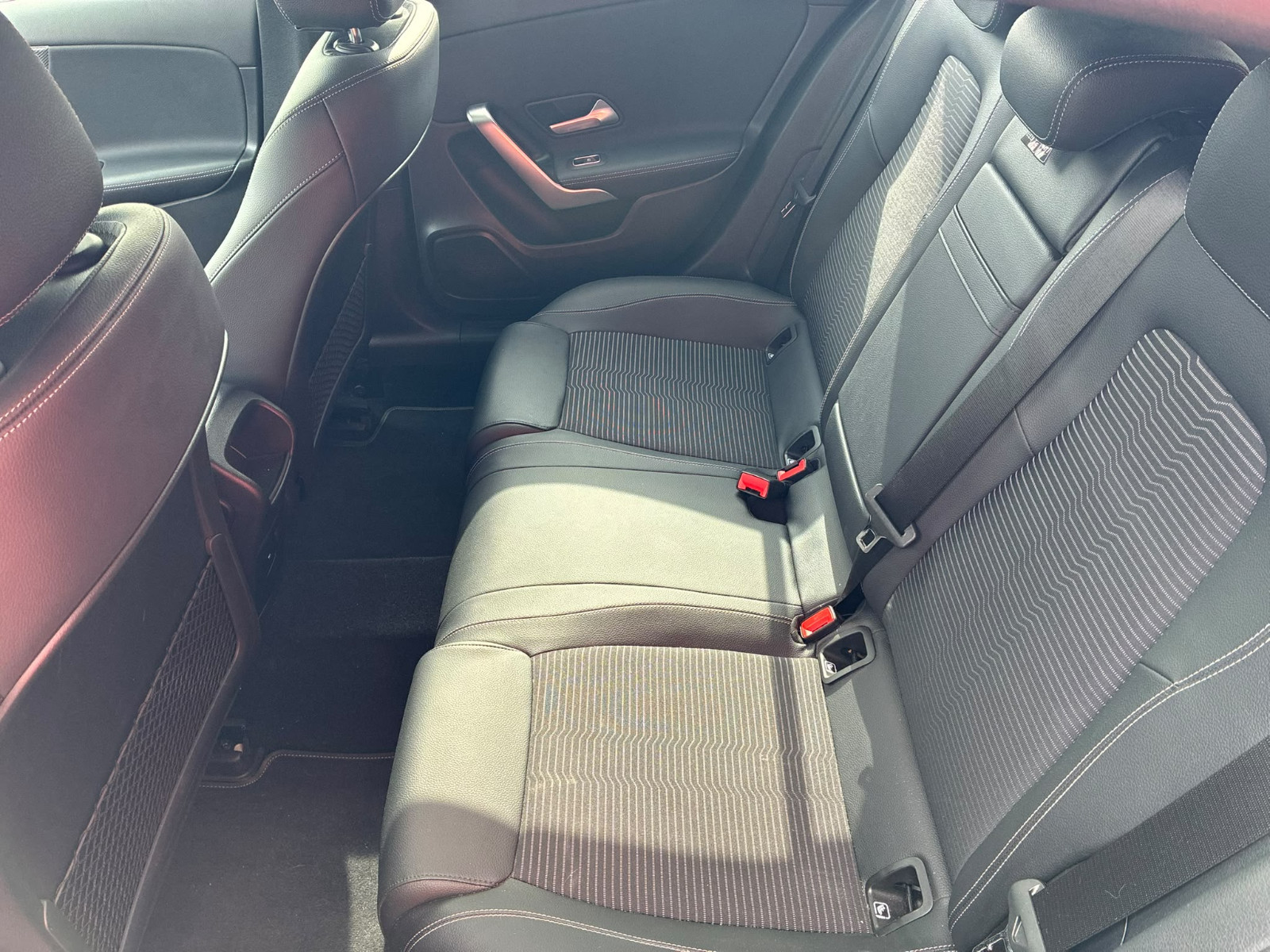 Mercedes CLASSE A 200 d 150ch Progressive Line 8G-DCT – SUIVI MERCEDES – CARPLAY – GARANTIE 12 MOIS — photo 19