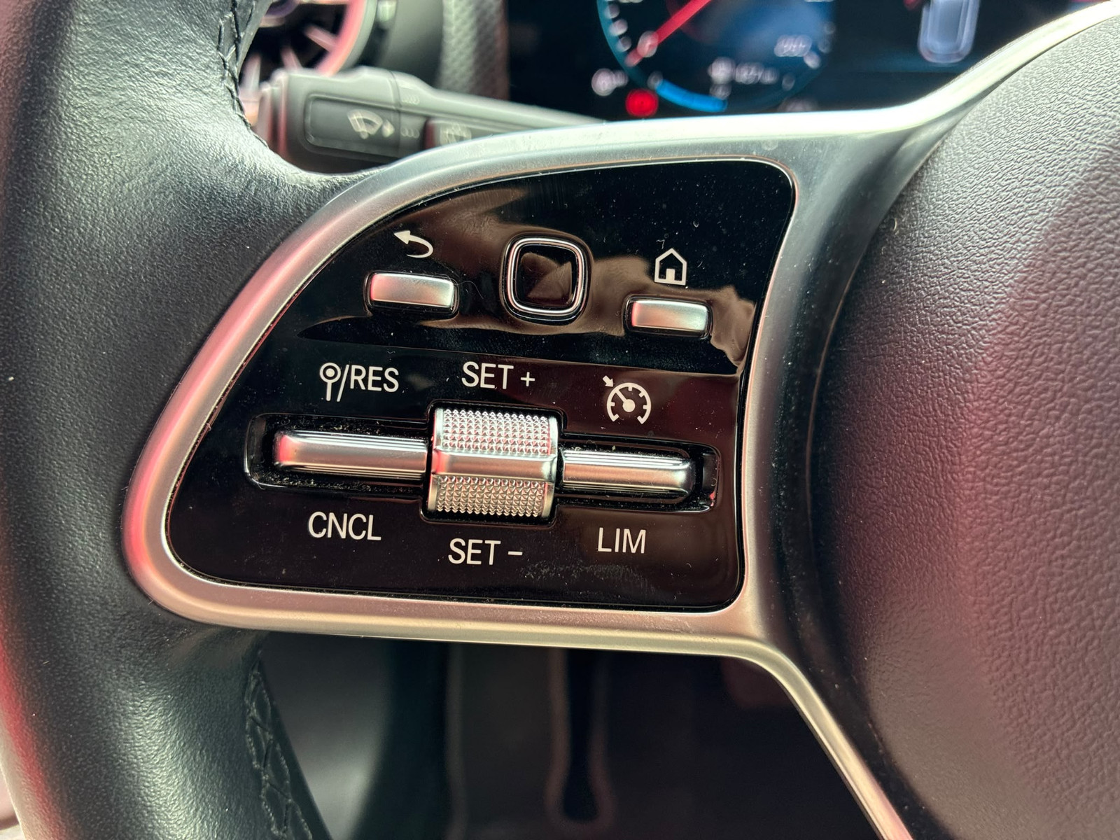 Mercedes CLASSE A 200 d 150ch Progressive Line 8G-DCT – SUIVI MERCEDES – CARPLAY – GARANTIE 12 MOIS — photo 22