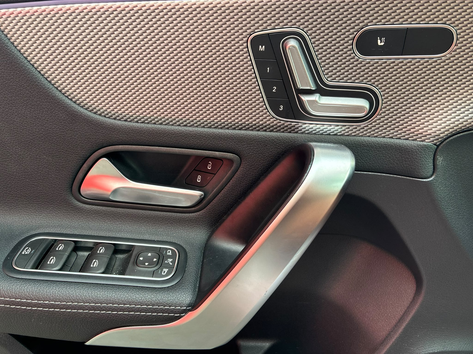 Mercedes CLASSE A 200 d 150ch Progressive Line 8G-DCT – SUIVI MERCEDES – CARPLAY – GARANTIE 12 MOIS — photo 35