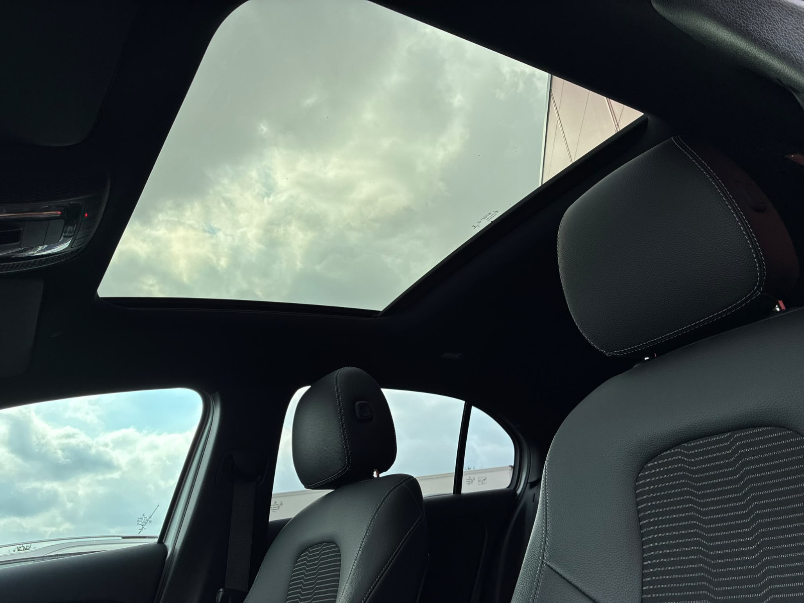 Mercedes CLASSE A 200 d 150ch Progressive Line 8G-DCT – SUIVI MERCEDES – CARPLAY – GARANTIE 12 MOIS — photo 36